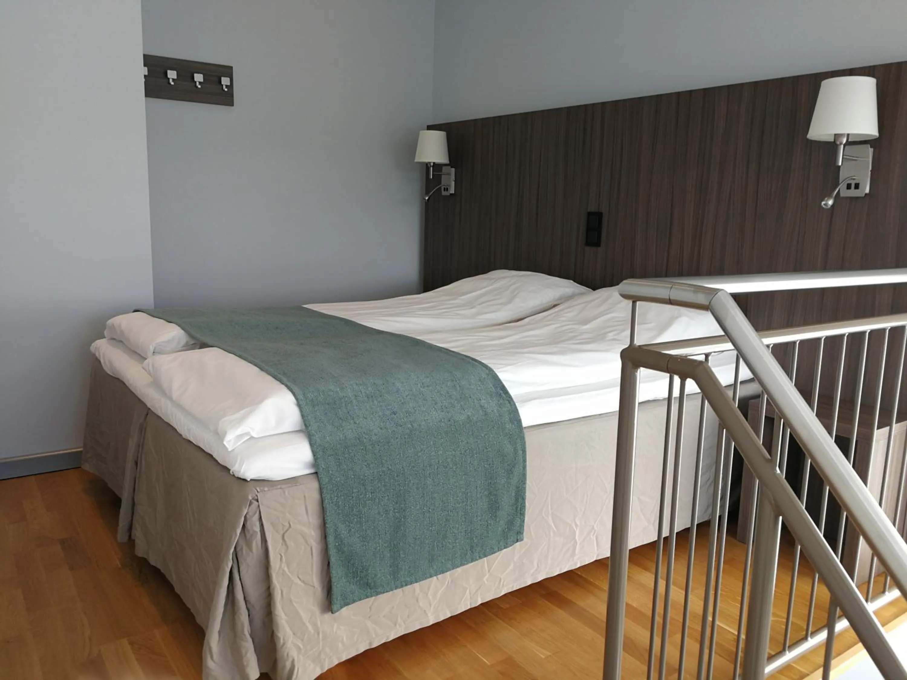 Bedroom, Bed in Dombås Hotel