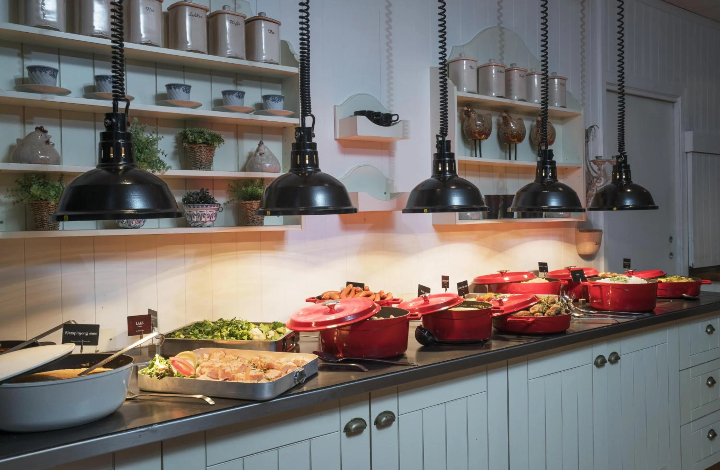 Buffet breakfast in Thon Hotel Skeikampen