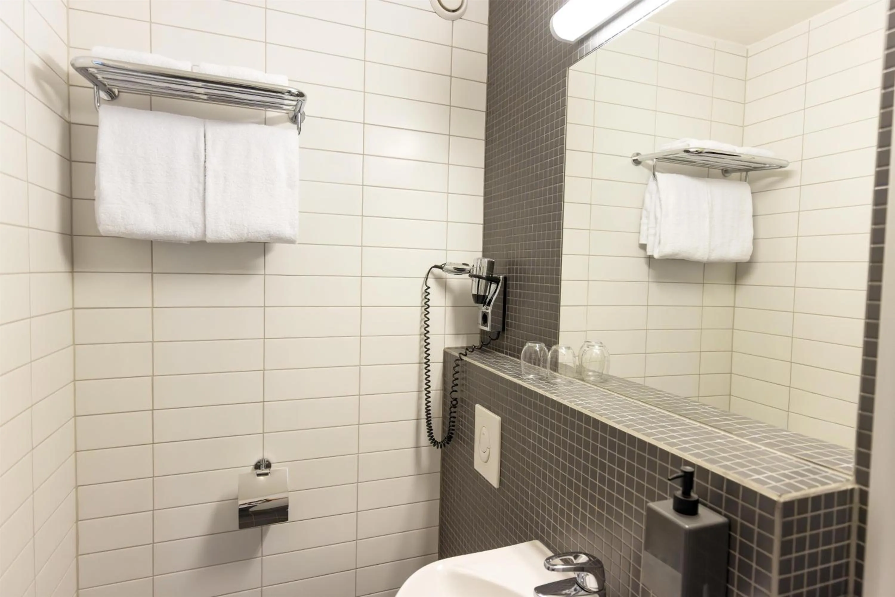 Bathroom in Scandic Victoria Florø