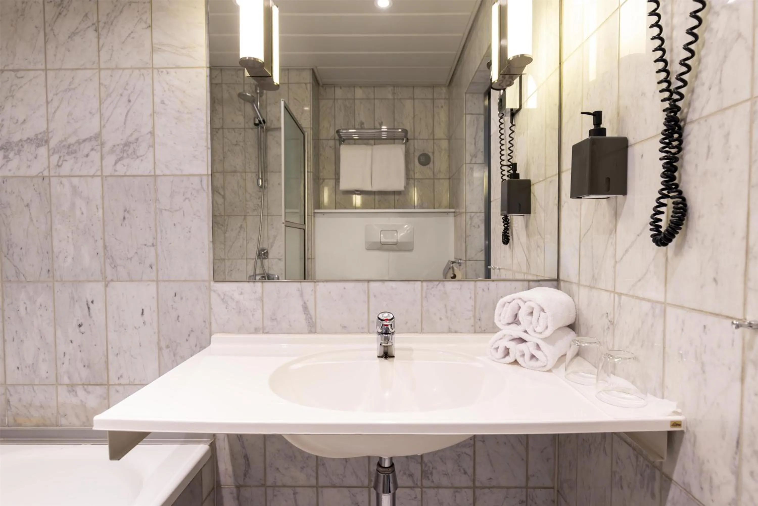 Bathroom in Scandic Victoria Florø