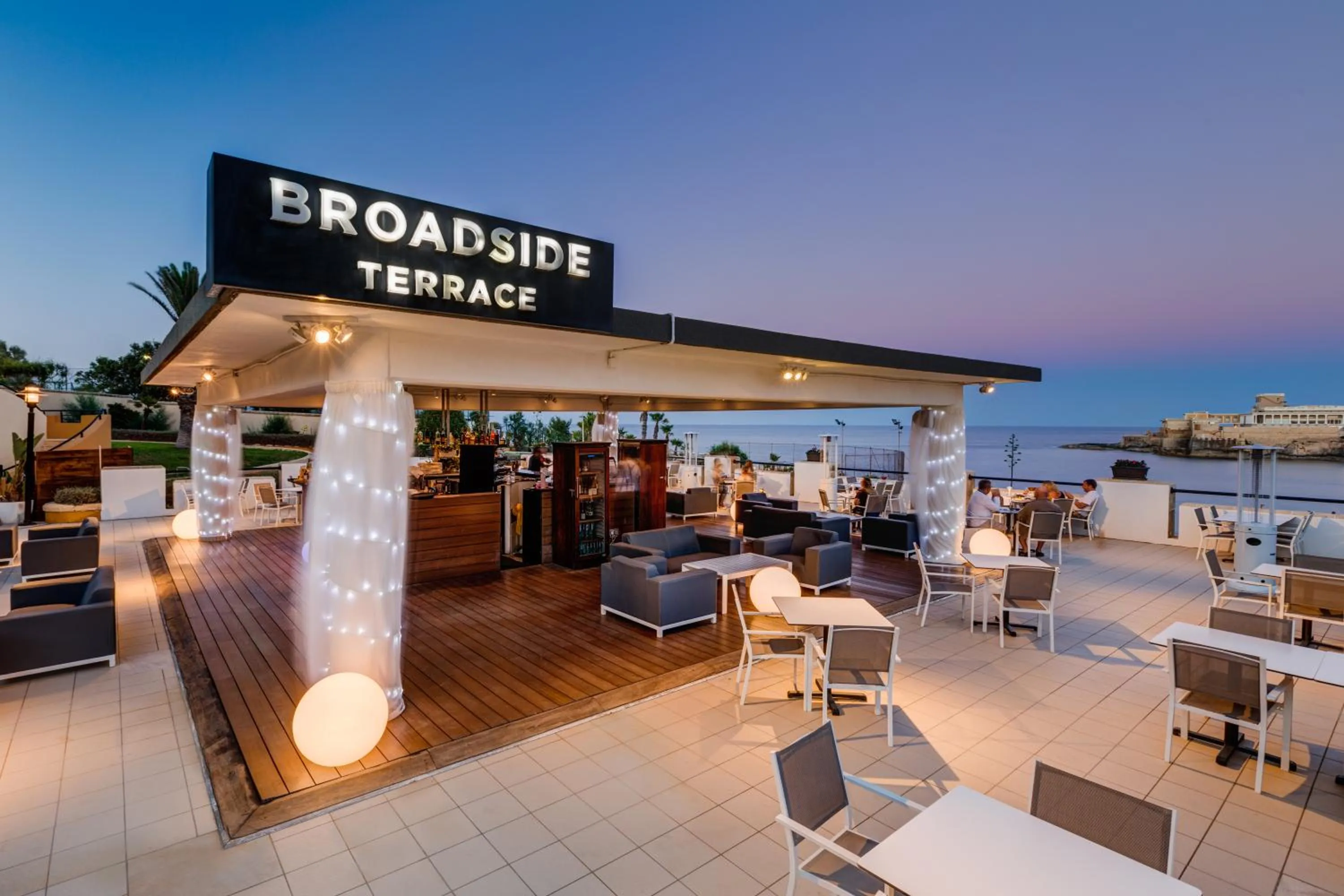 Restaurant/places to eat in Corinthia St George's Bay