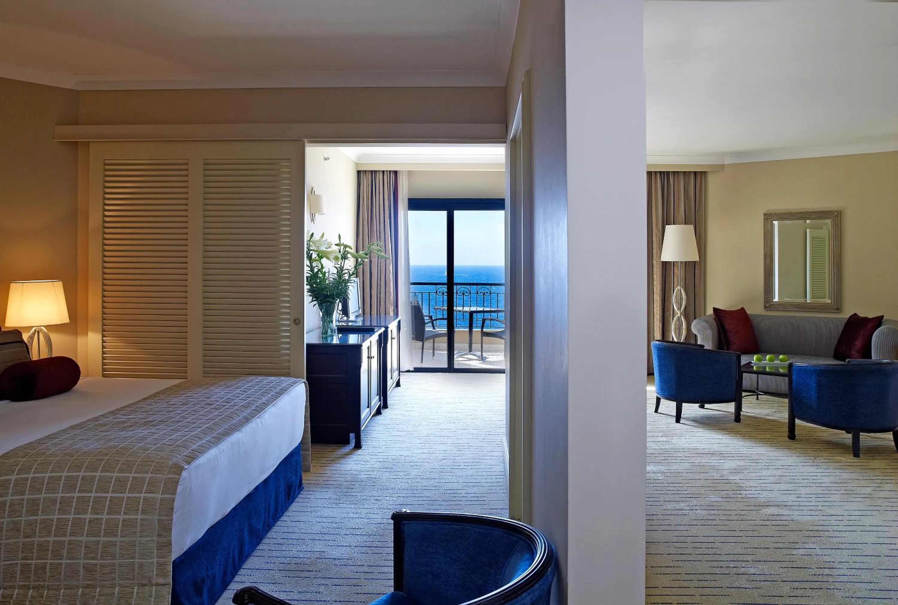 Living room, Bed in Corinthia St George's Bay