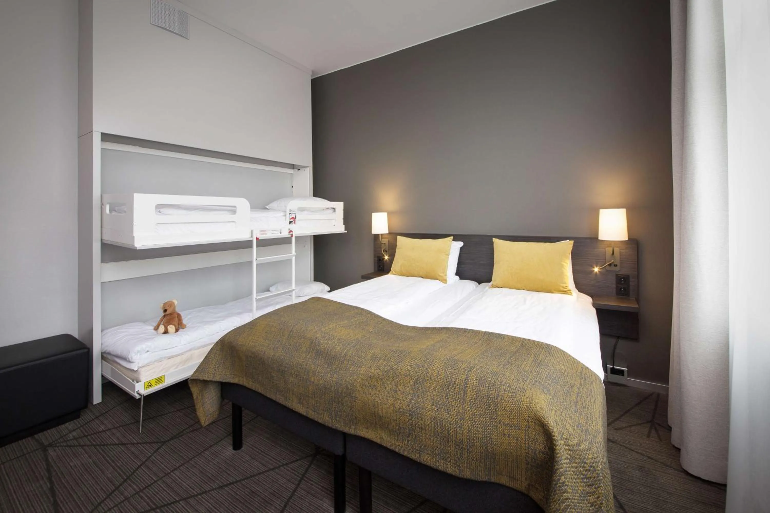 Bedroom, Bed in Scandic Ambassadeur Drammen