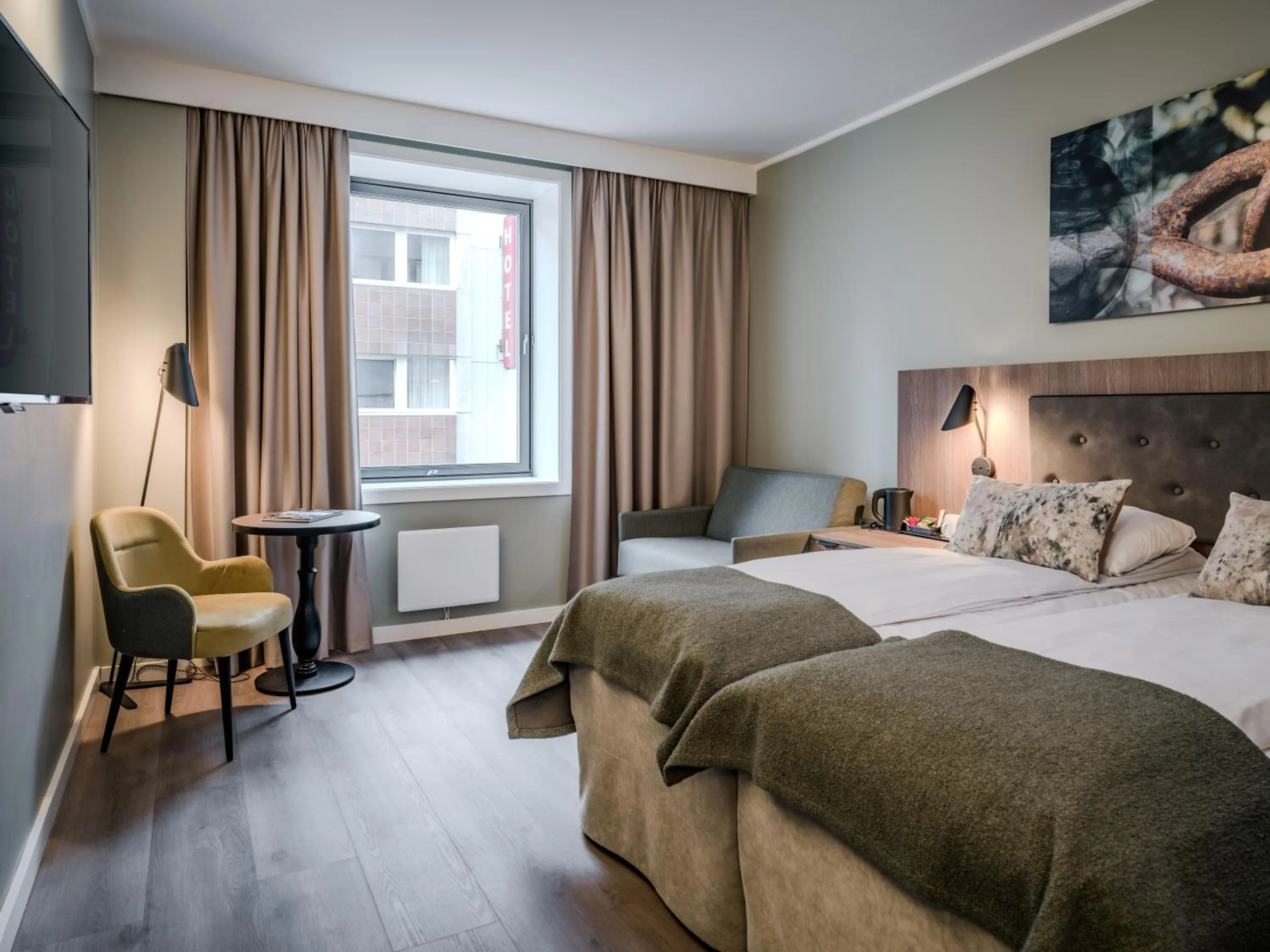 Photo of the whole room, Bed in Quality Hotel Grand Tromsø