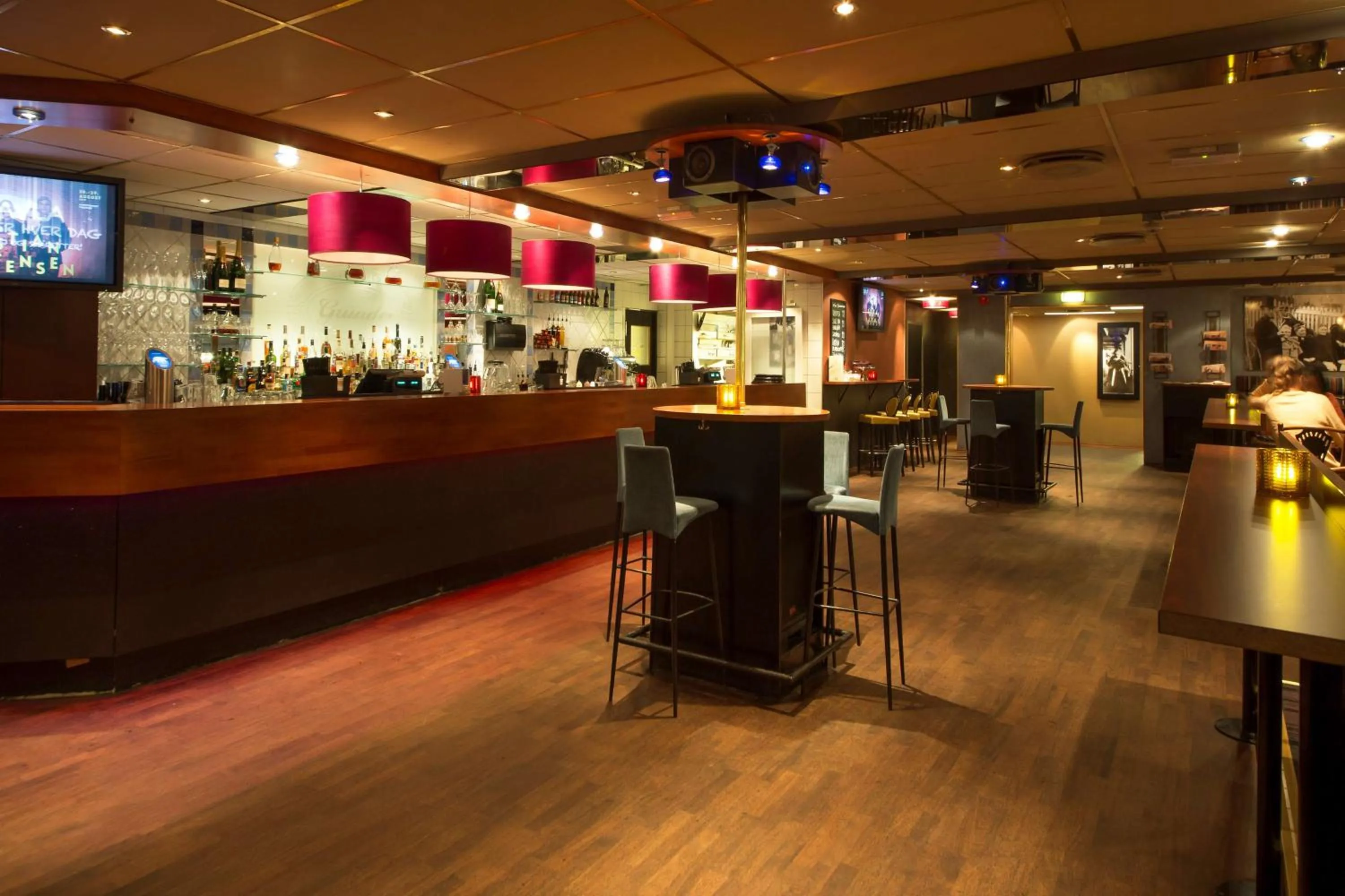 Lounge or bar in Scandic Grand Tromsø