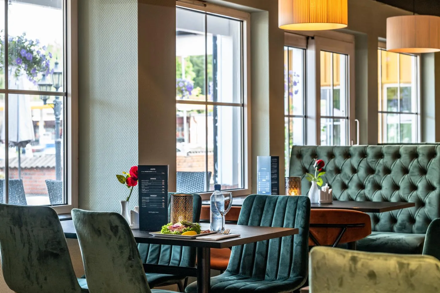 Restaurant/places to eat in Storebaug Hotell & Kro