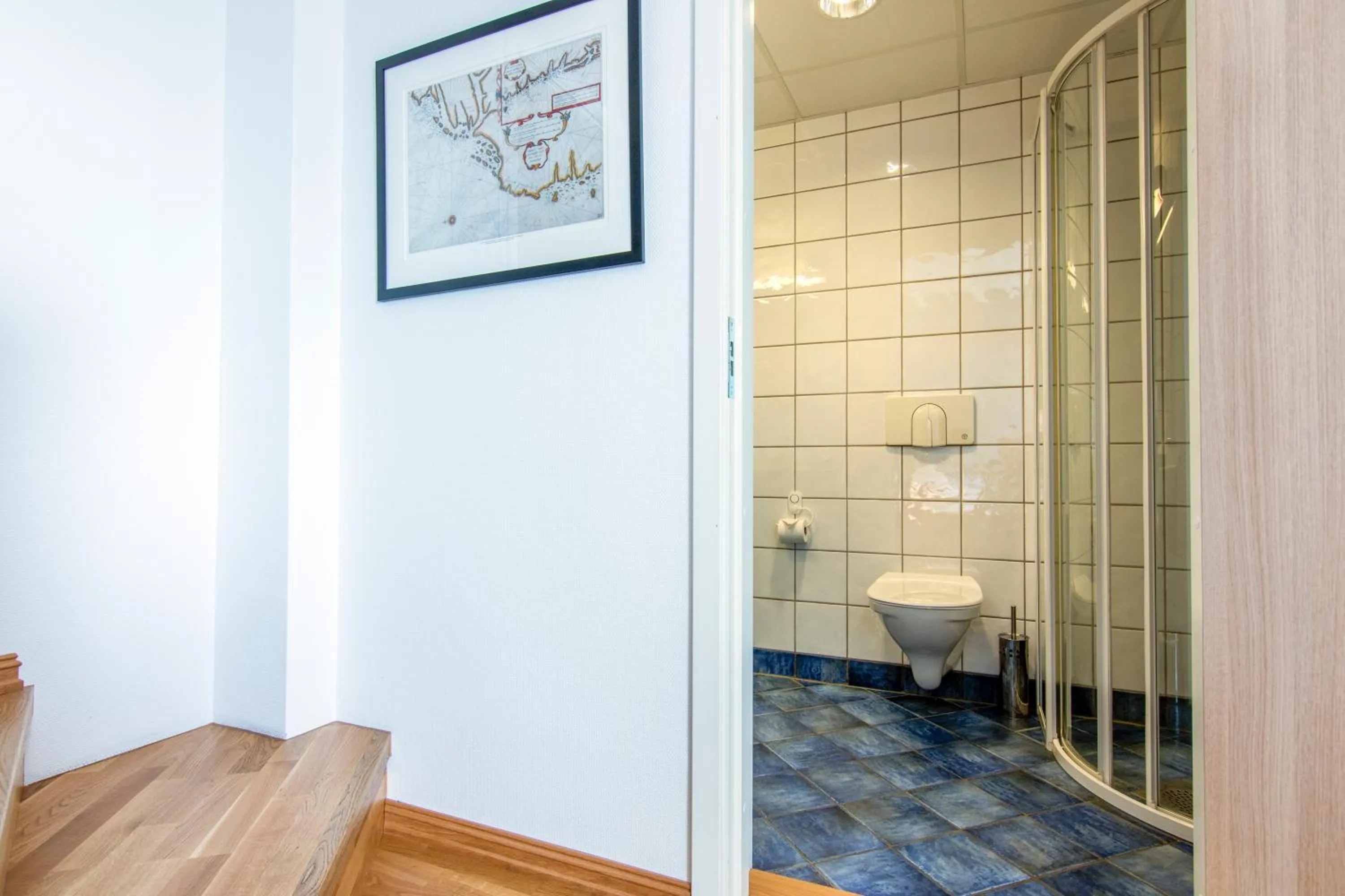 Shower in Molde Fjordhotell - by Classic Norway Hotels