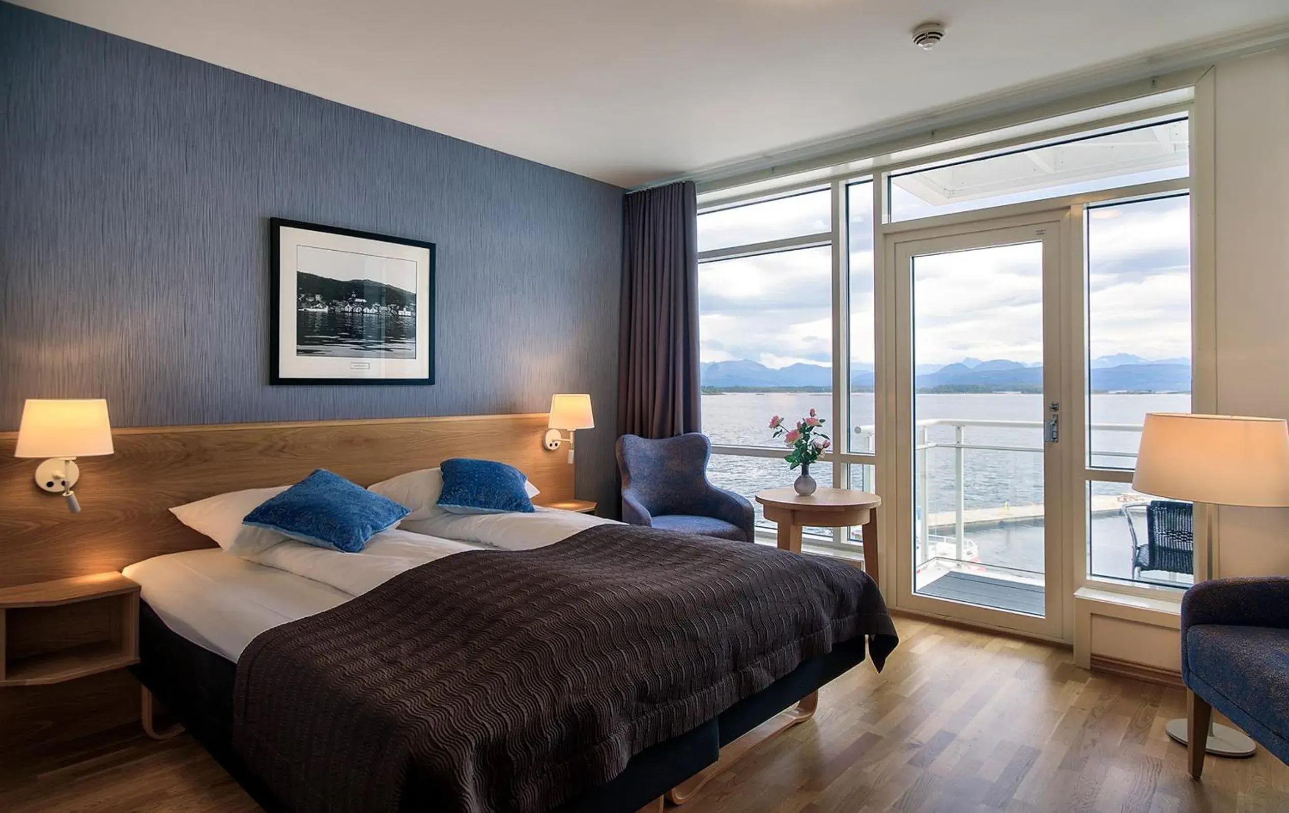 Double Room with Fjord View in Molde Fjordhotell - by Classic Norway Hotels Double Room with Fjord View in Molde Fjordhotell - by Classic Norway Hotels