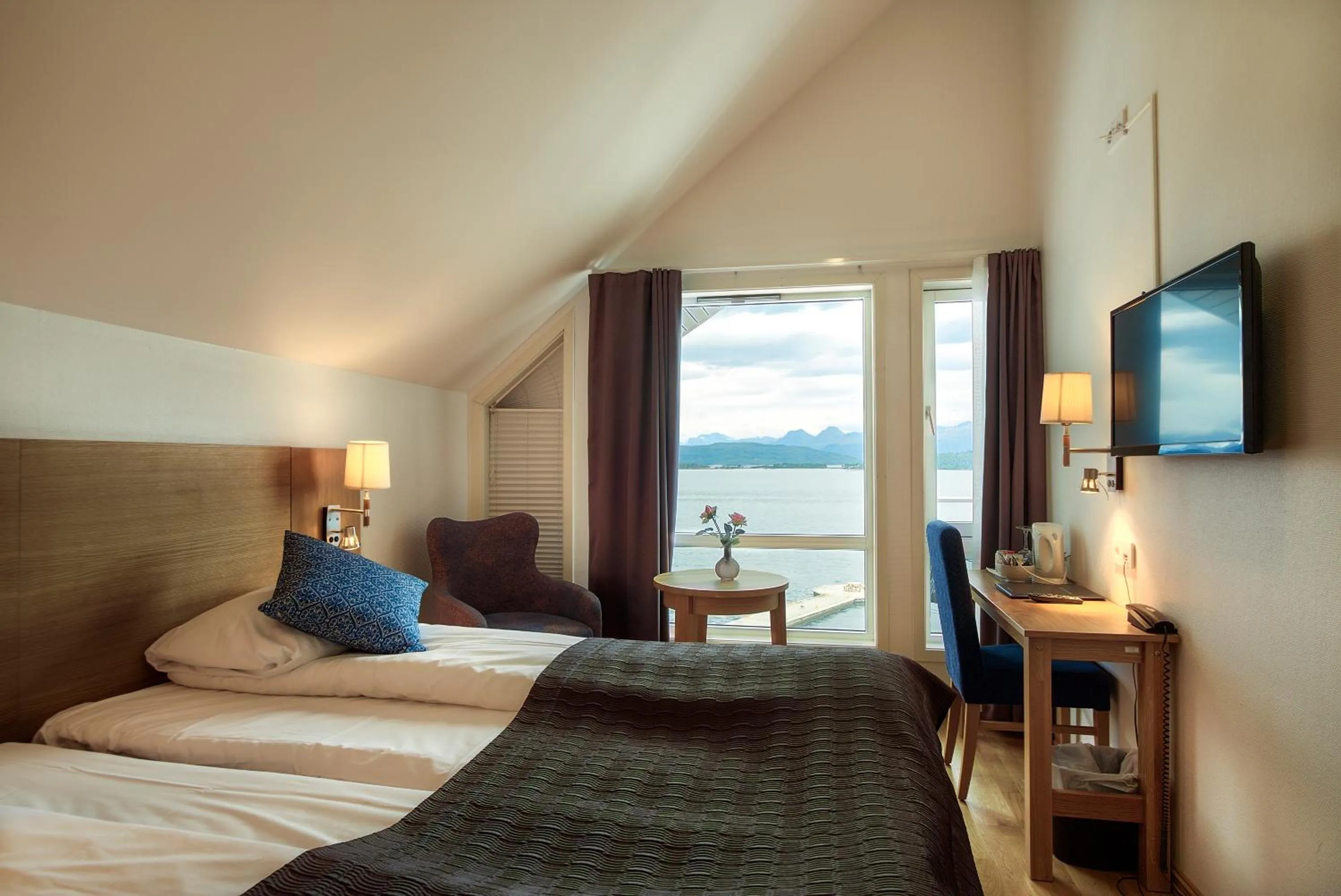 Bedroom, Bed in Molde Fjordhotell - by Classic Norway Hotels