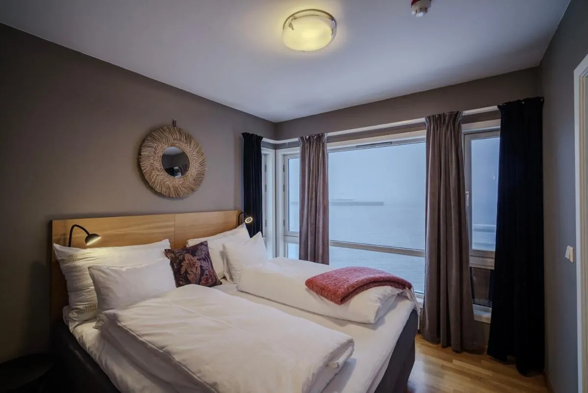 Bedroom, Bed in Molde Fjordhotell - by Classic Norway Hotels
