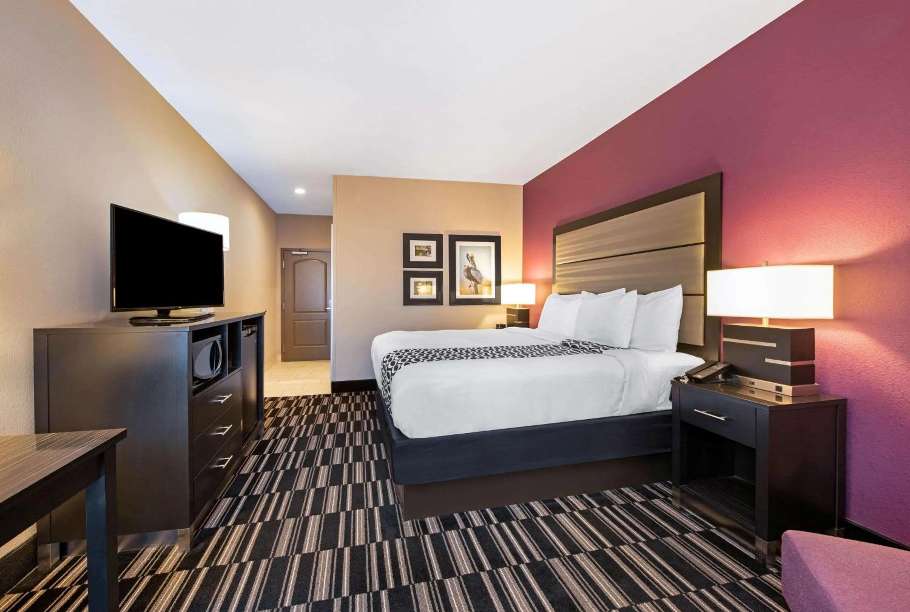 Photo of the whole room, Bed in La Quinta by Wyndham West Monroe