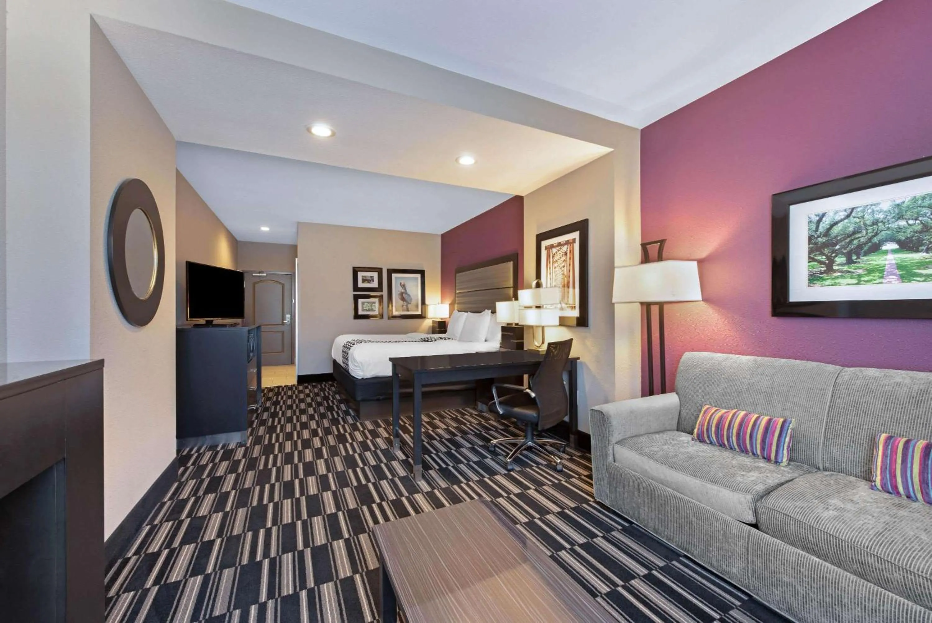 Photo of the whole room in La Quinta by Wyndham West Monroe