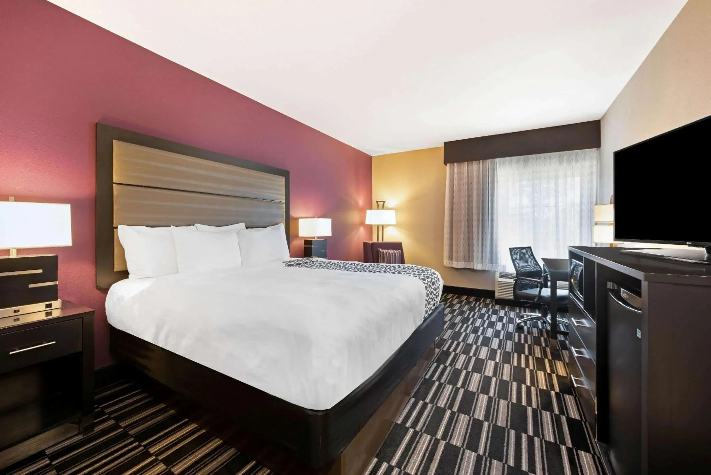 Photo of the whole room, Bed in La Quinta by Wyndham West Monroe Photo of the whole room, Bed in La Quinta by Wyndham West Monroe