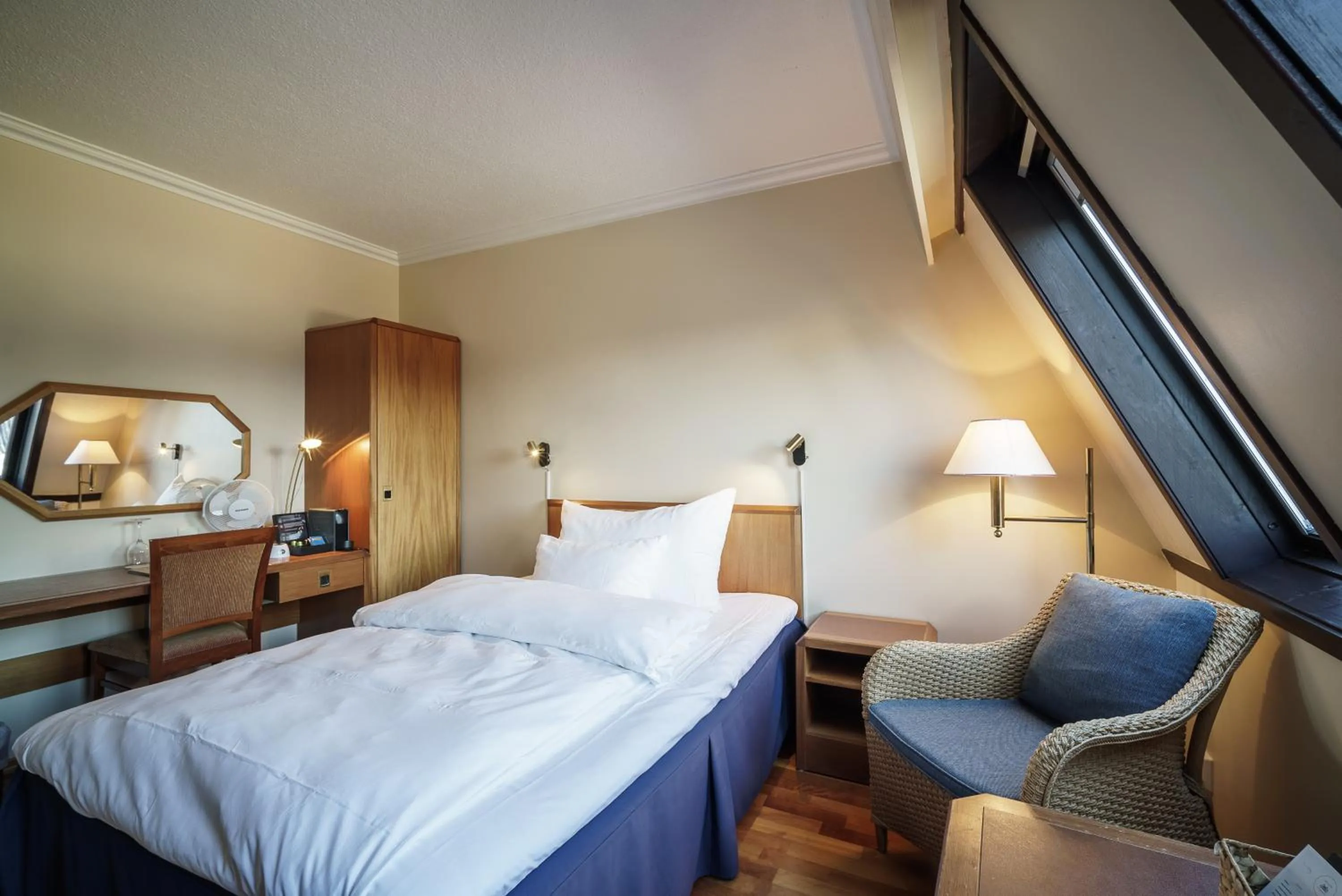 Bedroom, Bed in Hotel Refsnes Gods - by Classic Norway Hotels