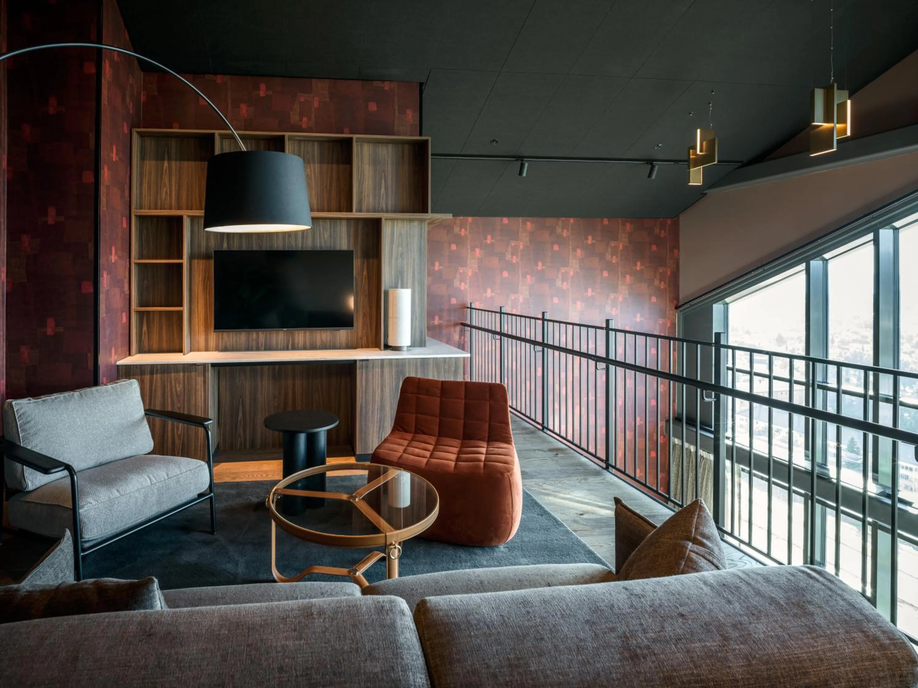 Communal lounge/ TV room in Quality Hotel Panorama