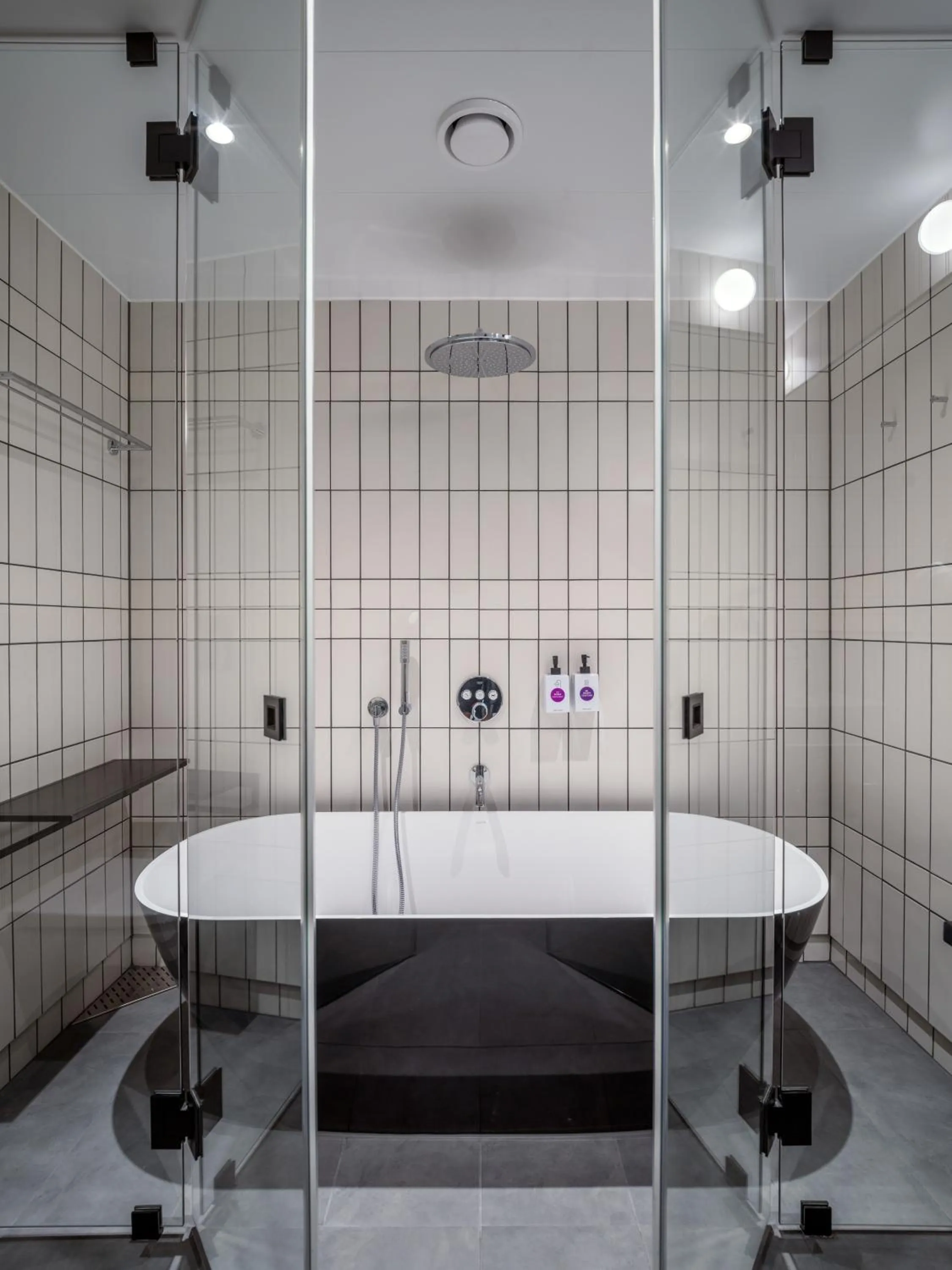 Toilet in Quality Hotel Panorama