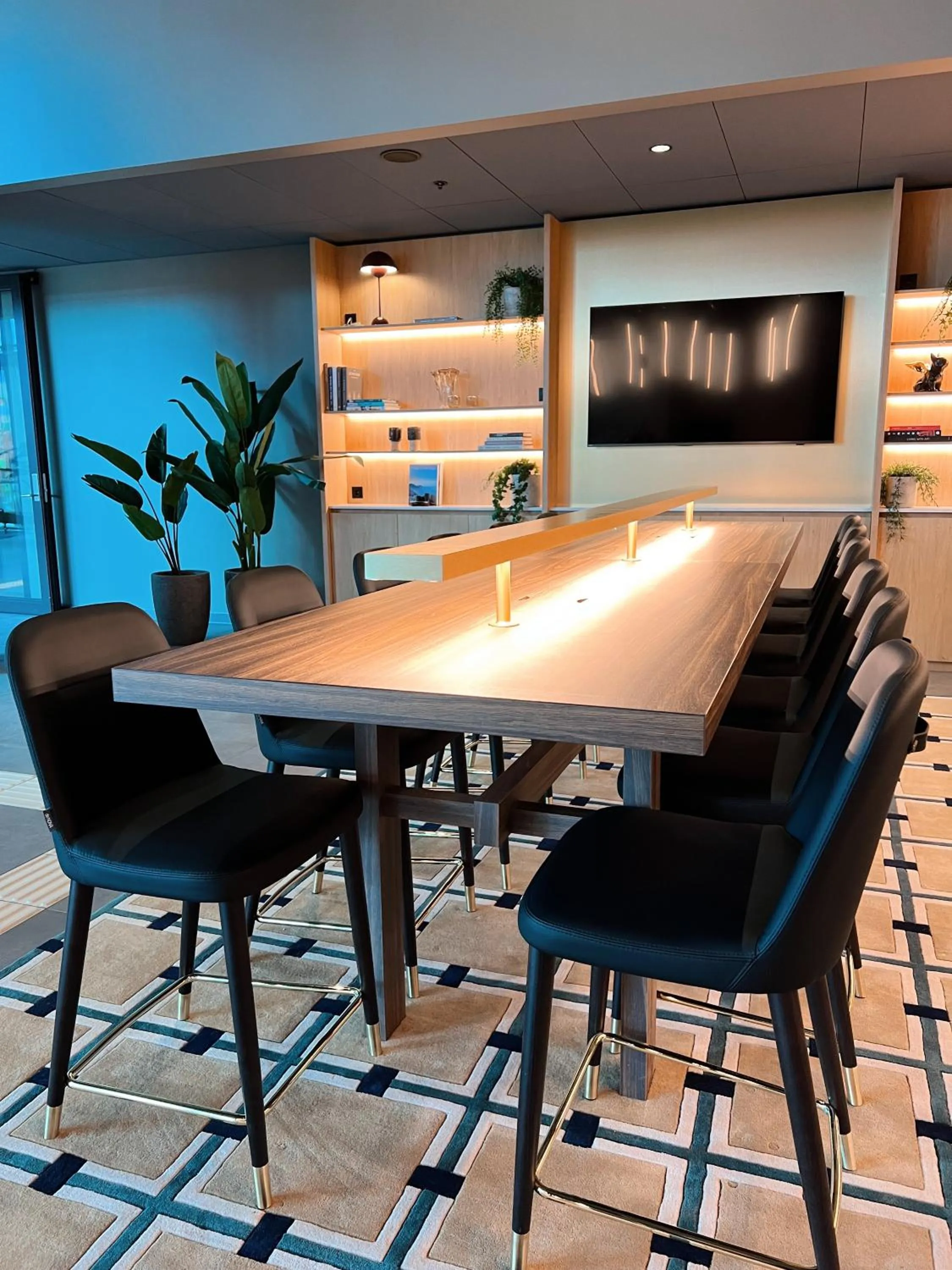 Communal lounge/ TV room in Quality Hotel Panorama