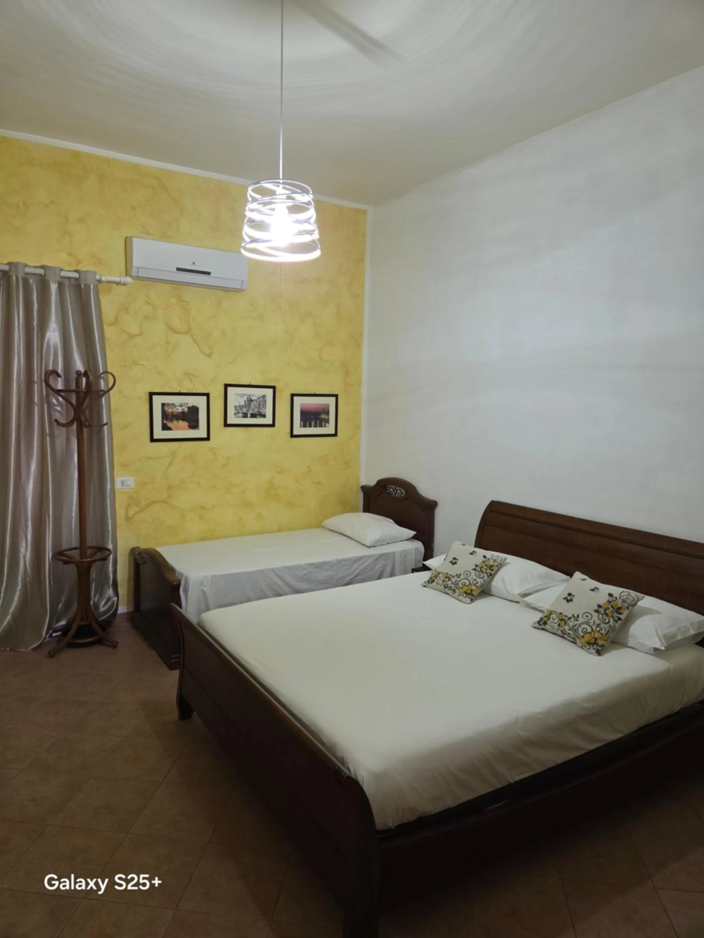 Bed in Nostra casa rooms