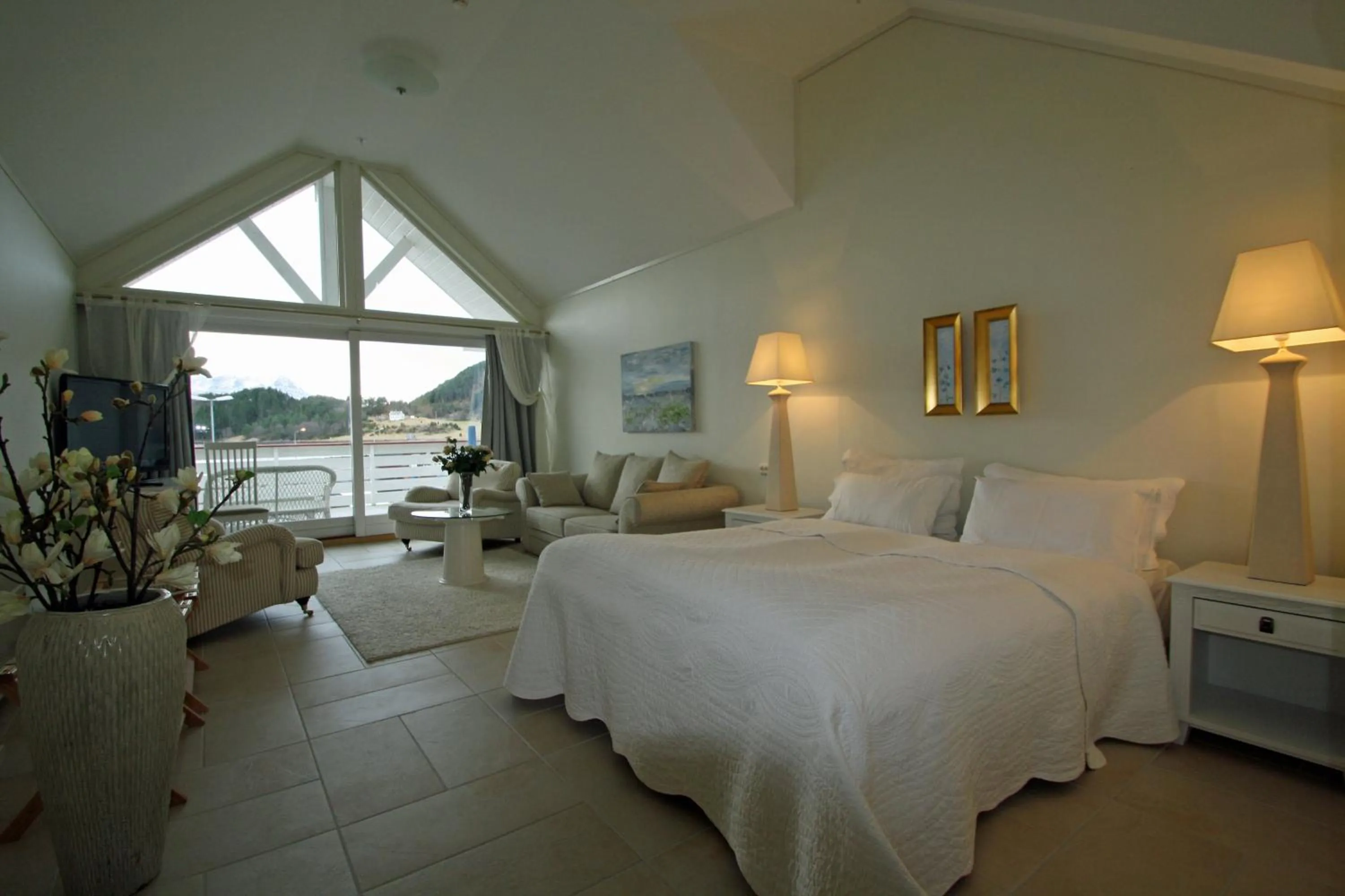 Photo of the whole room, Bed in Sunde Fjord Hotel, free and easy parking