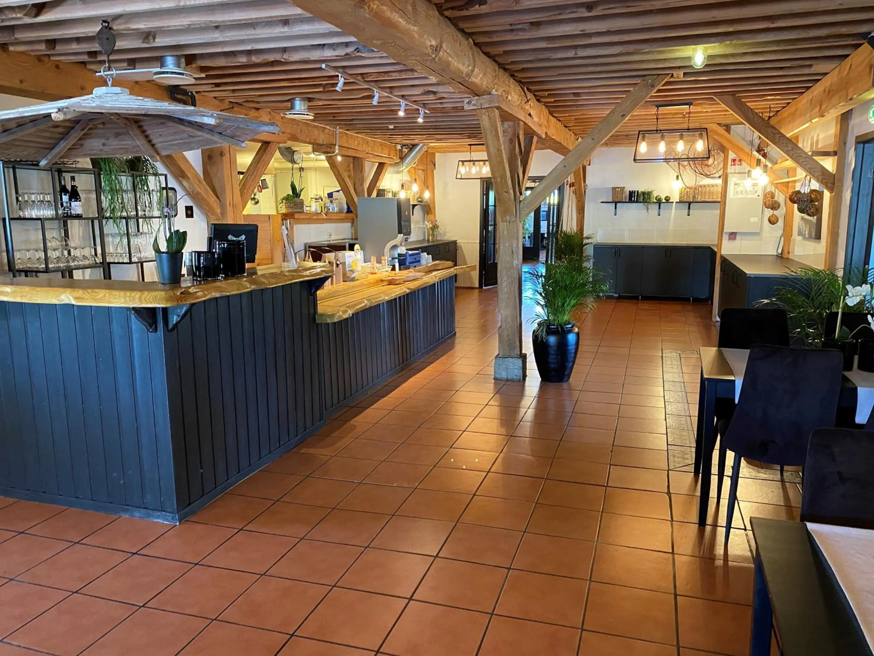 Sunde Fjord Hotel, free and easy parking