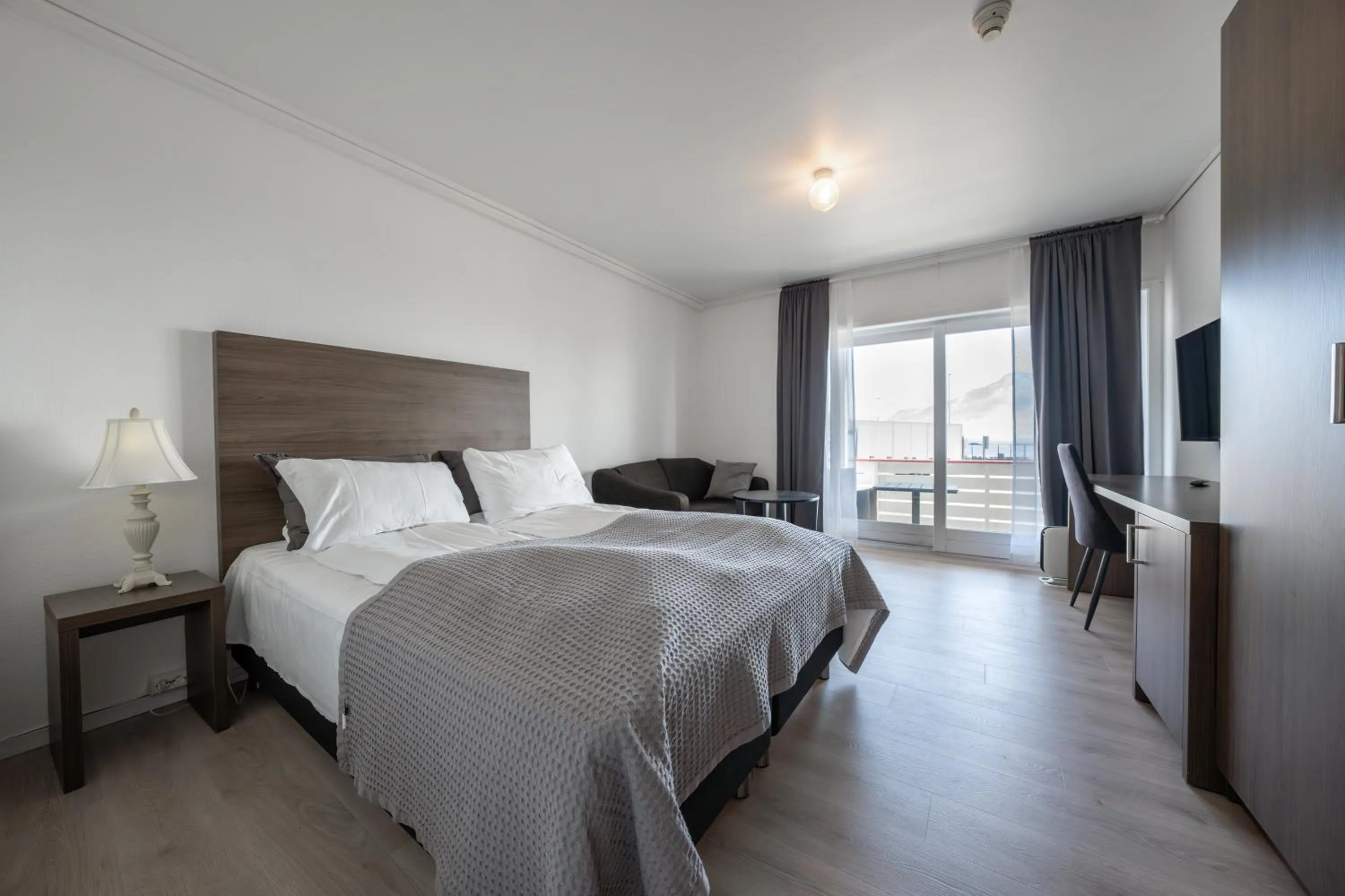 Bed in Sunde Fjord Hotel, free and easy parking