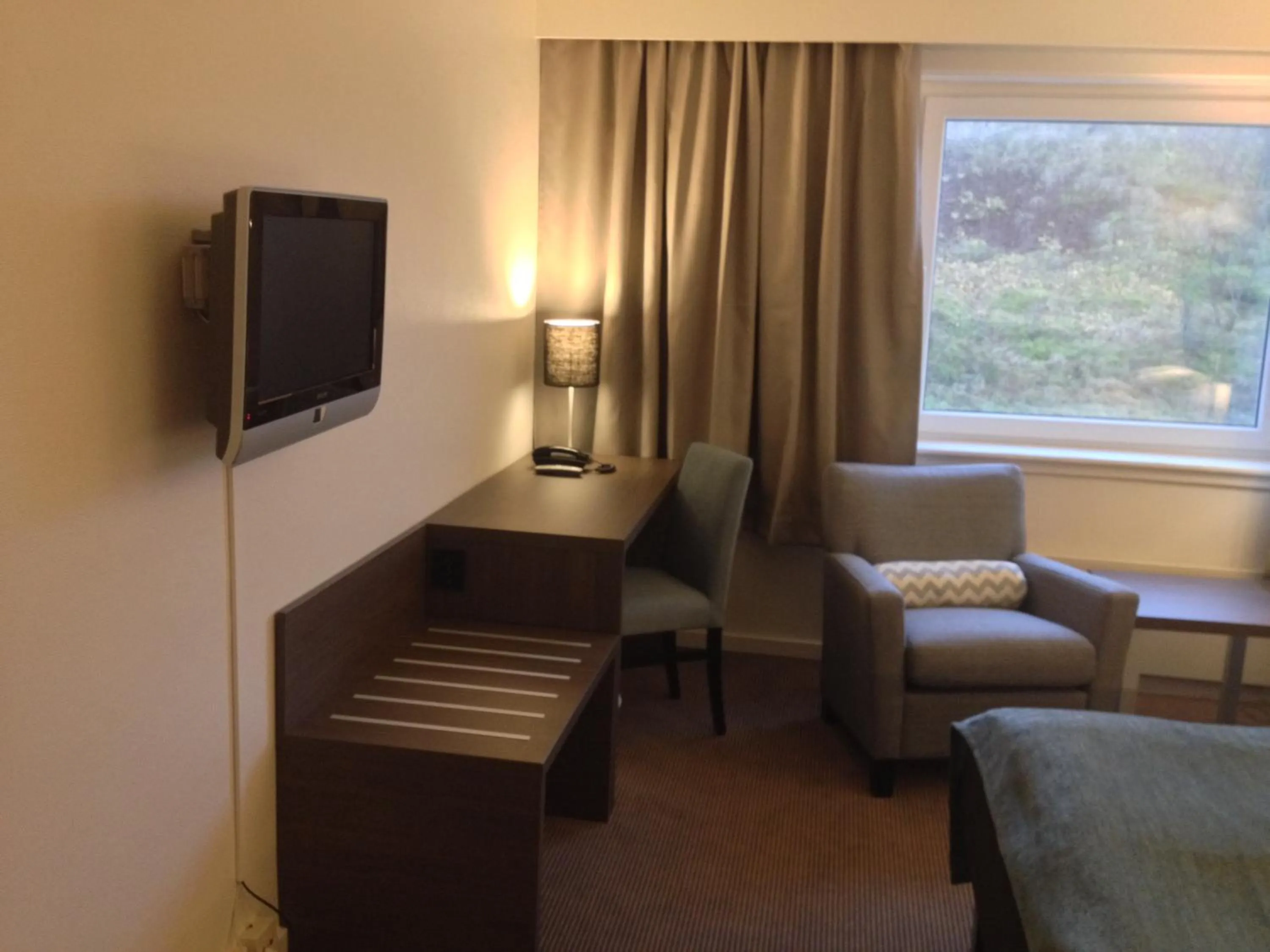 Seating area, Bed in Thon Partner Hotel Andrikken