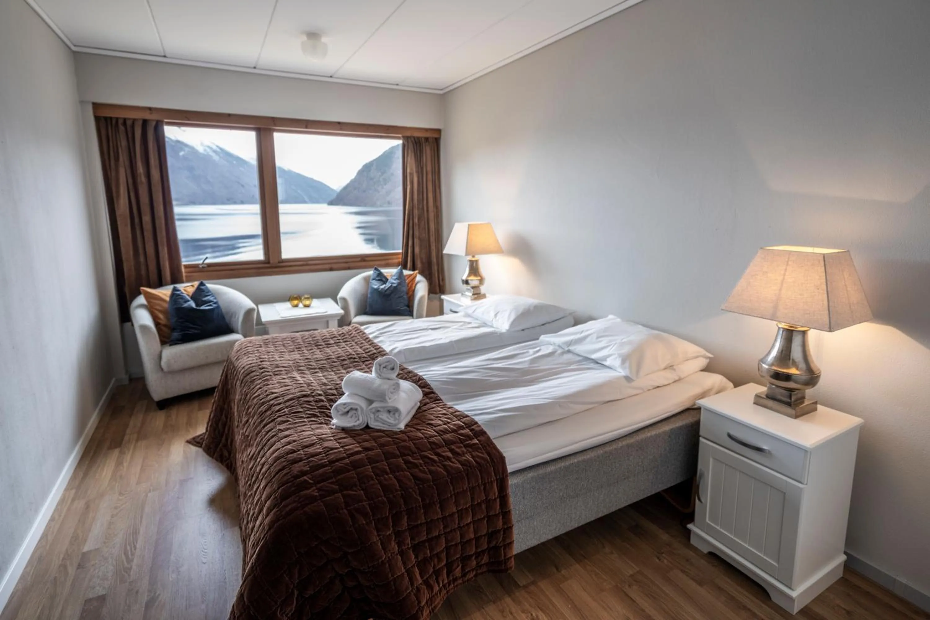 Bedroom, Bed in Dragsvik Fjordhotel