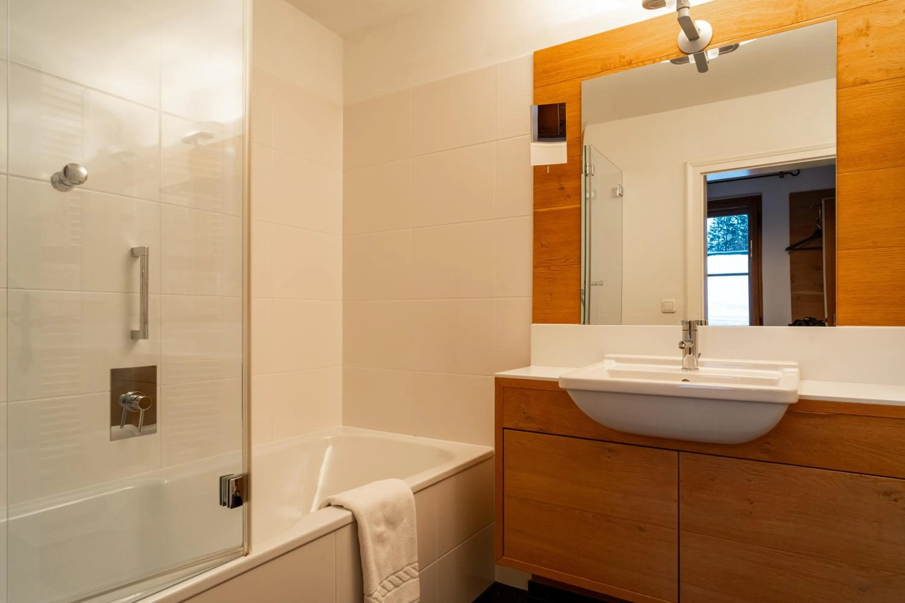 Hinterwies – Ski In / Lodge / Dine