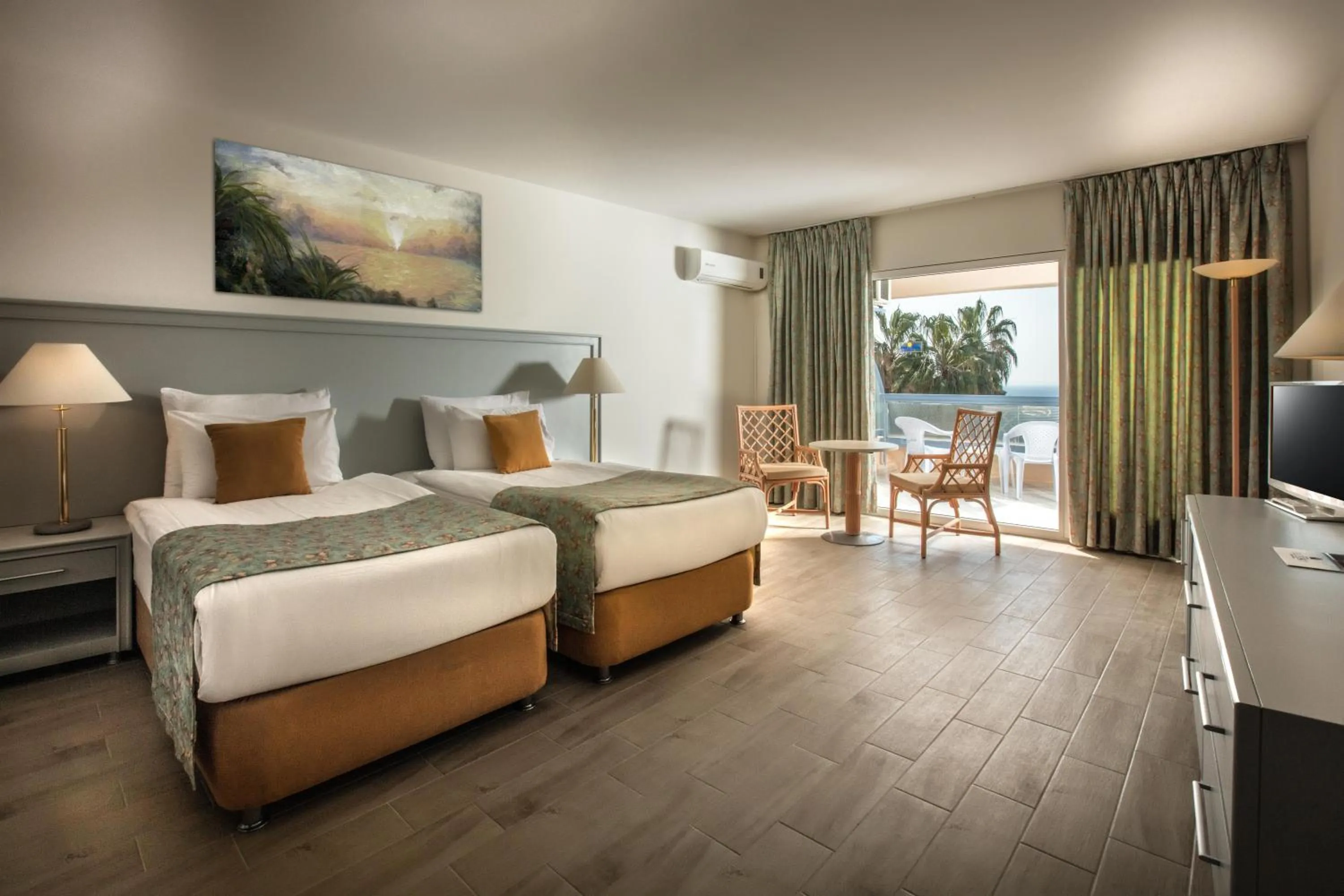 Photo of the whole room, Bed in The Grand Blue Sky International - All Inclusive