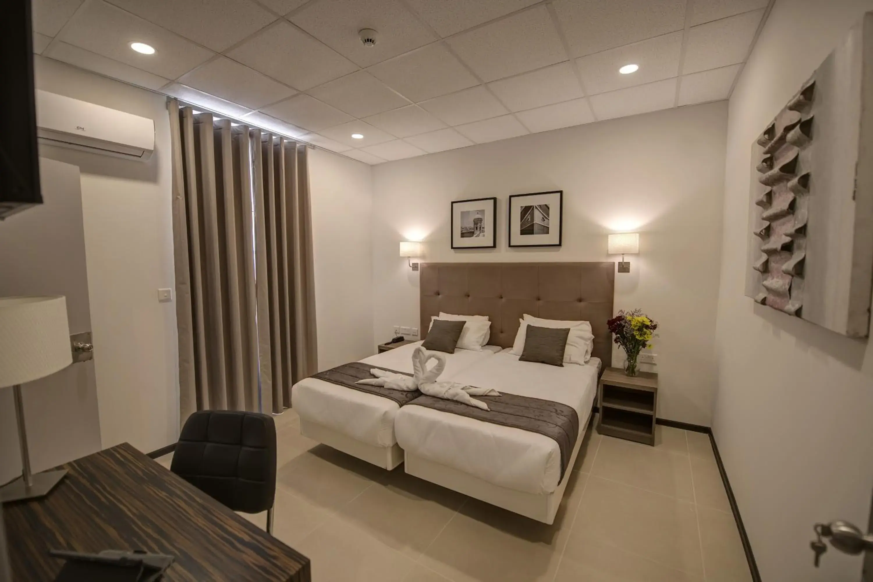 Photo of the whole room, Bed in Europa Hotel Photo of the whole room, Bed in Europa Hotel