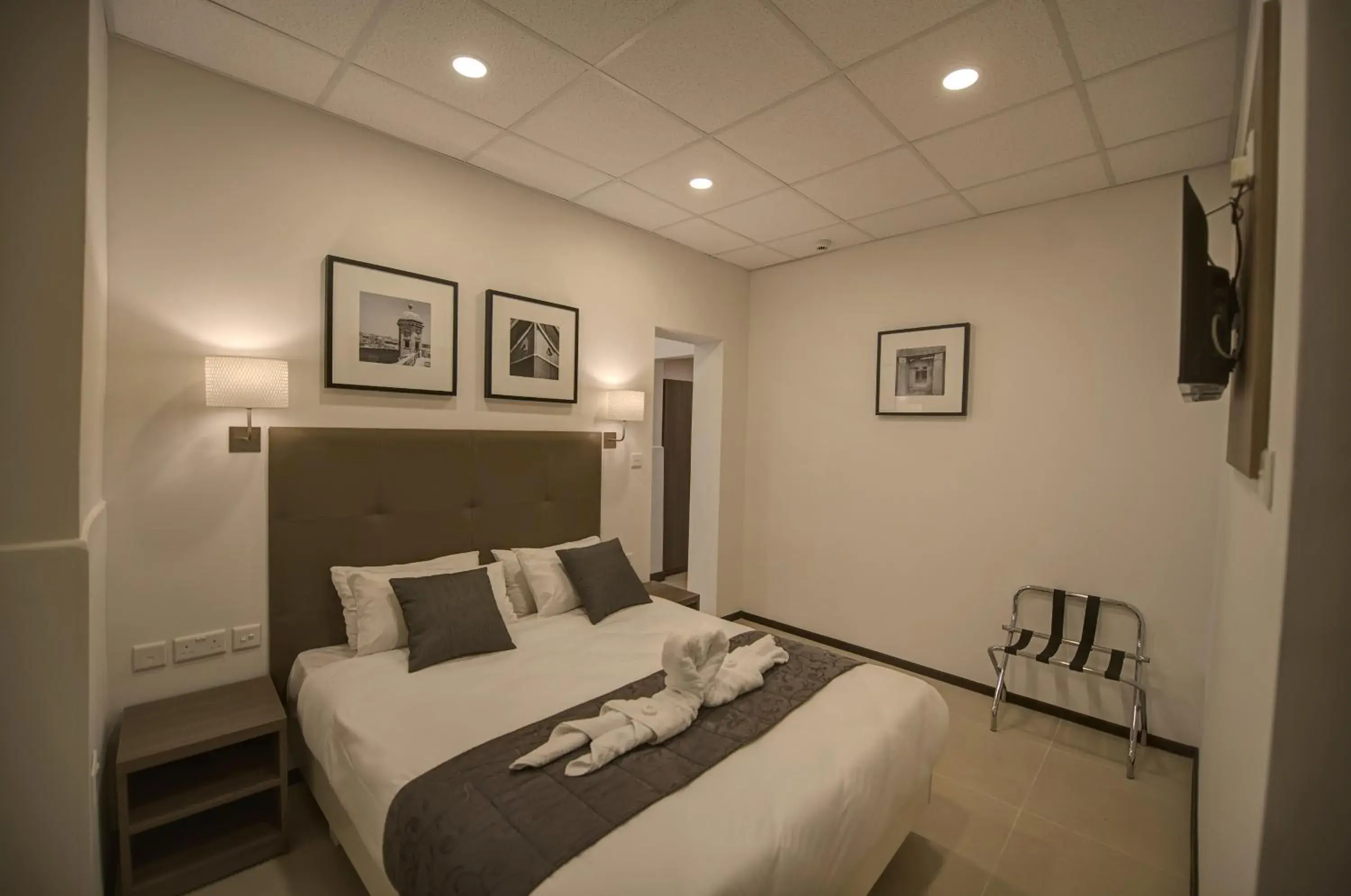 Photo of the whole room, Bed in Europa Hotel Photo of the whole room, Bed in Europa Hotel