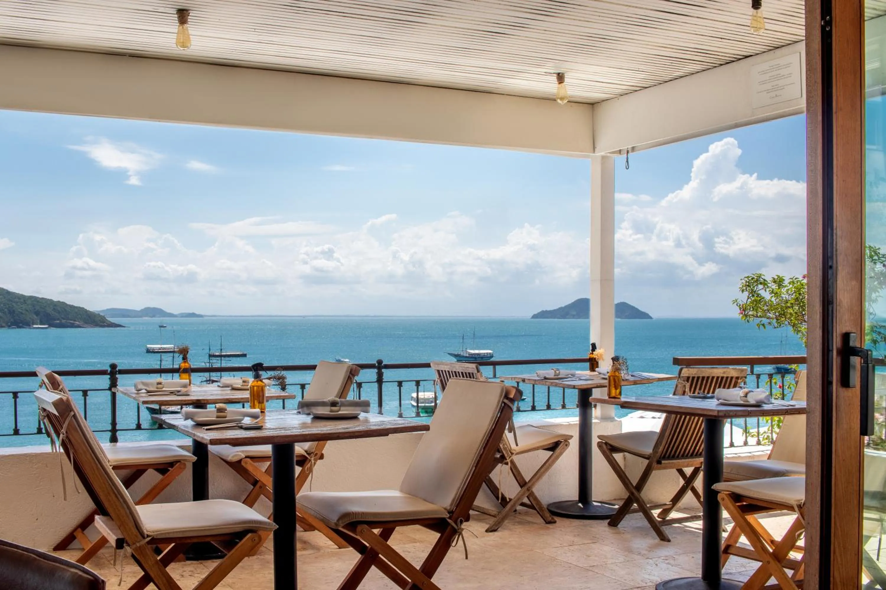 Restaurant/places to eat in Casas Brancas Boutique Hotel & Spa