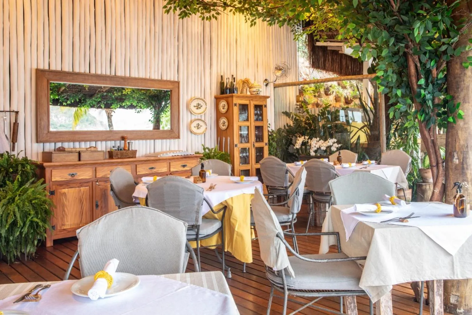 Restaurant/places to eat in Casas Brancas Boutique Hotel & Spa