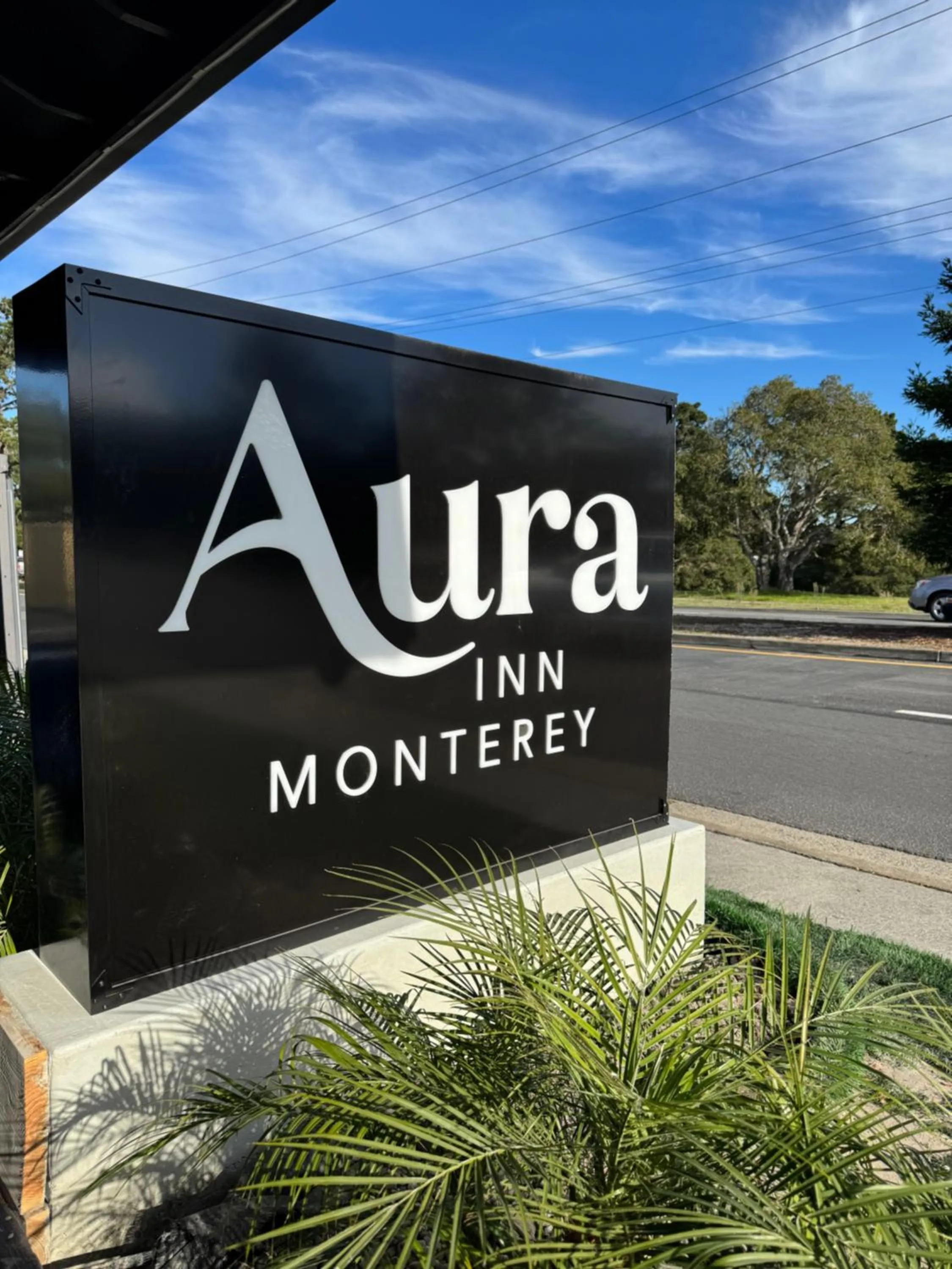 Logo/Certificate/Sign in Aura Inn Monterey