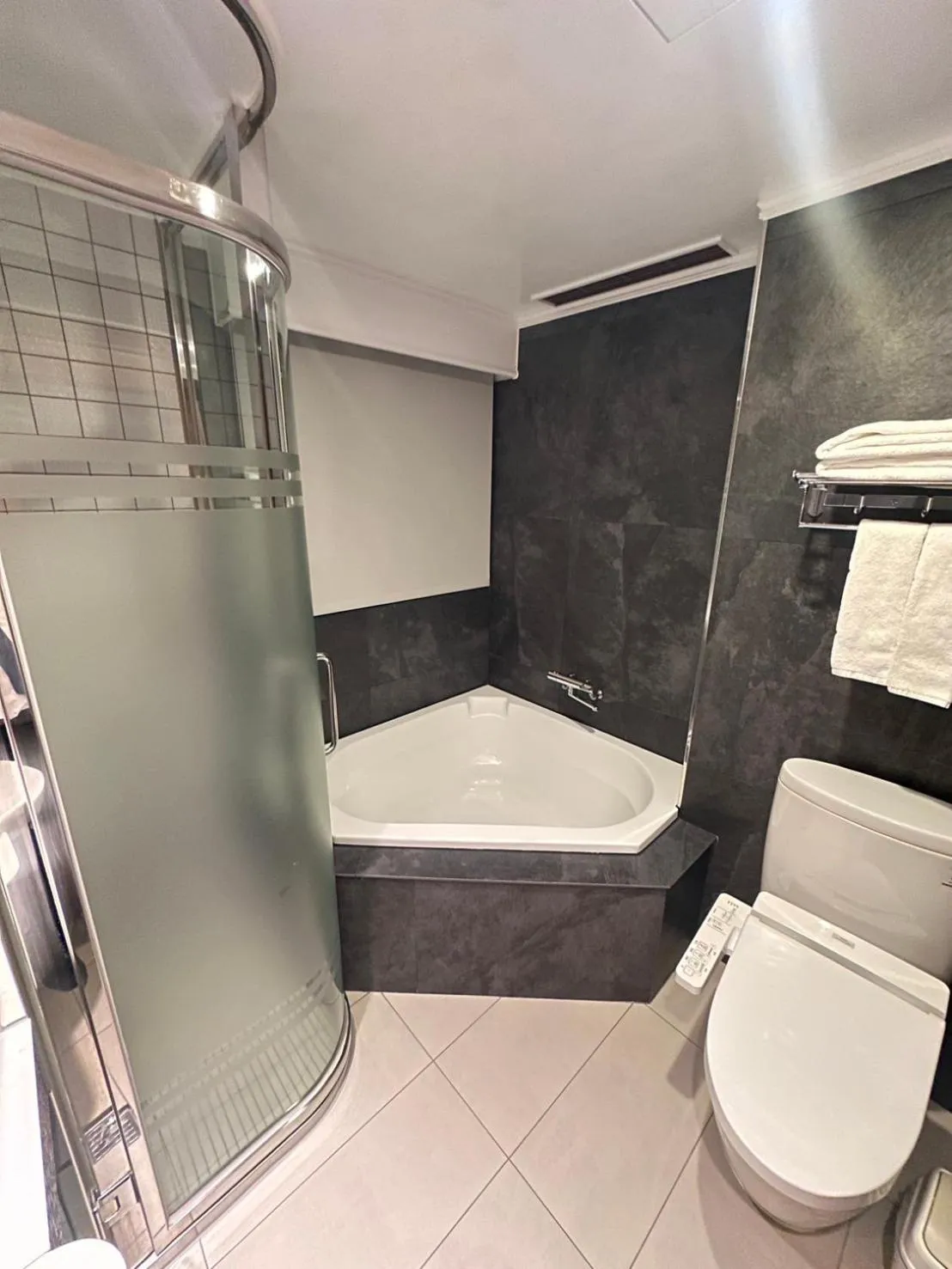 Toilet in Beauty Hotels - Star Beauty Resort