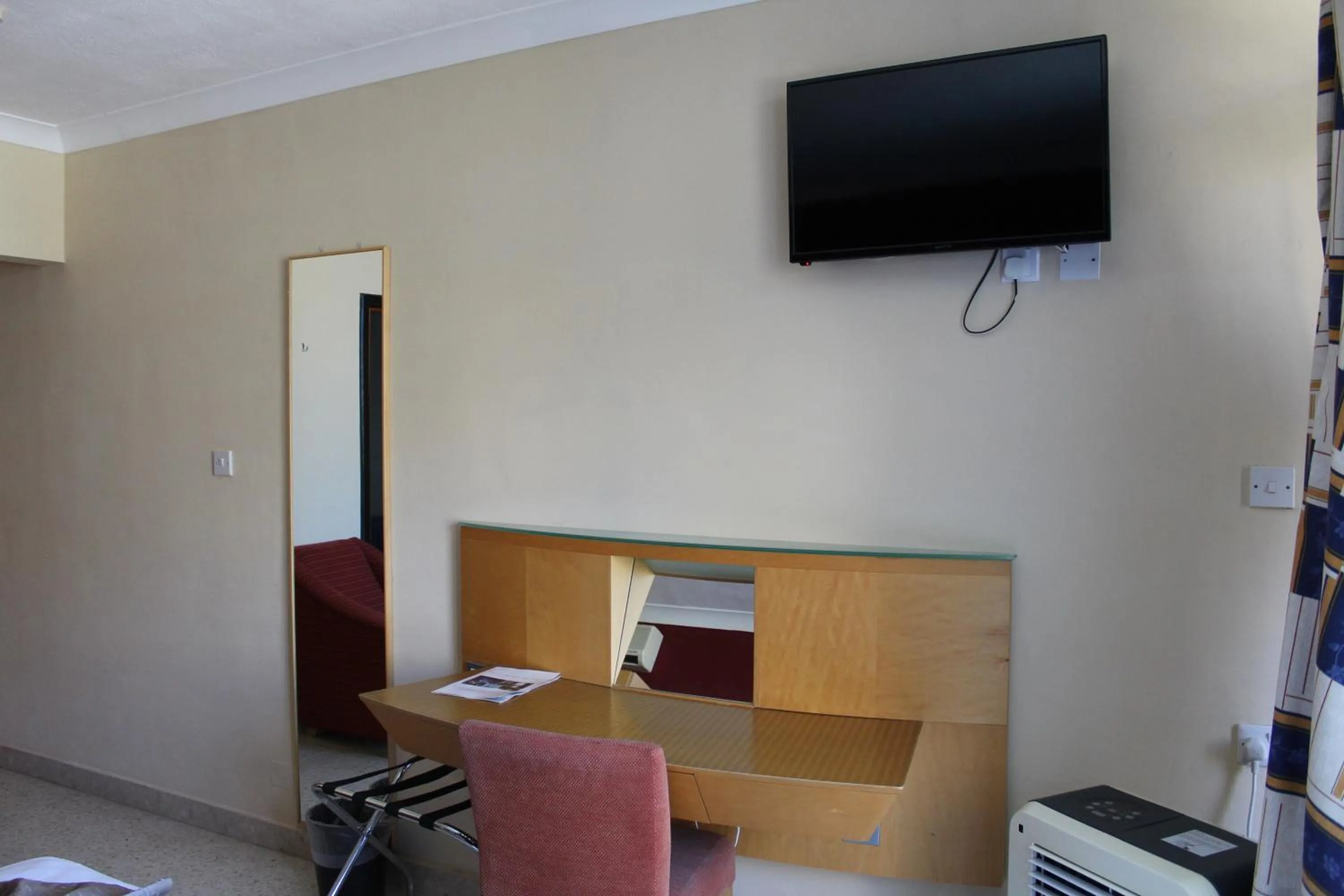 TV and multimedia in The St. George’s Park Hotel