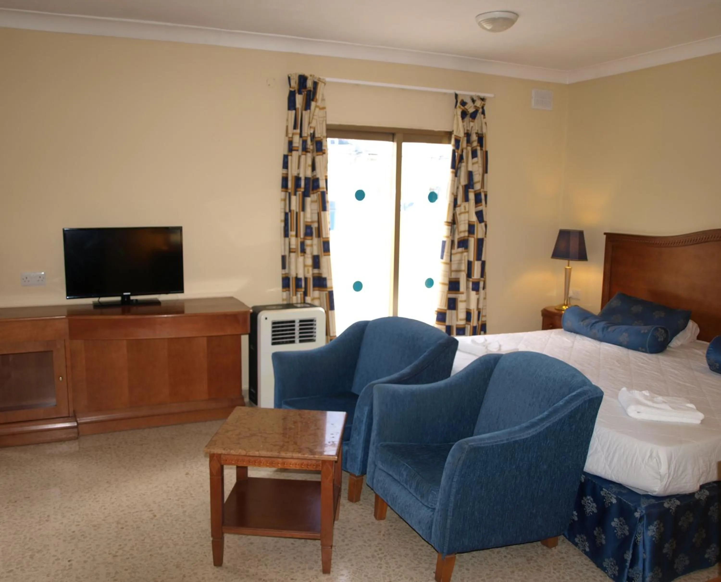 Photo of the whole room, Bed in The St. George’s Park Hotel