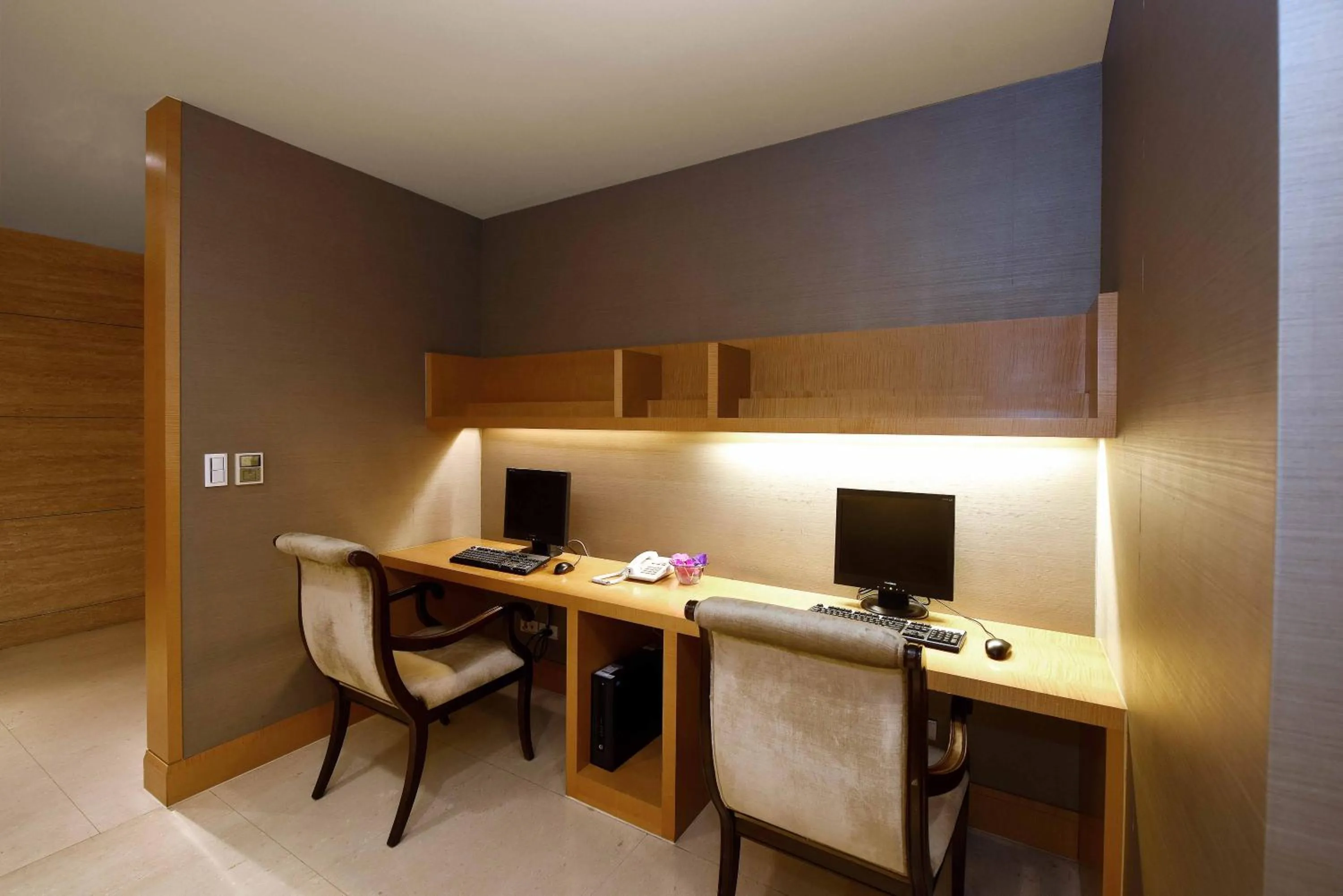 Business facilities in Fullon Hotel Taipei, Central
