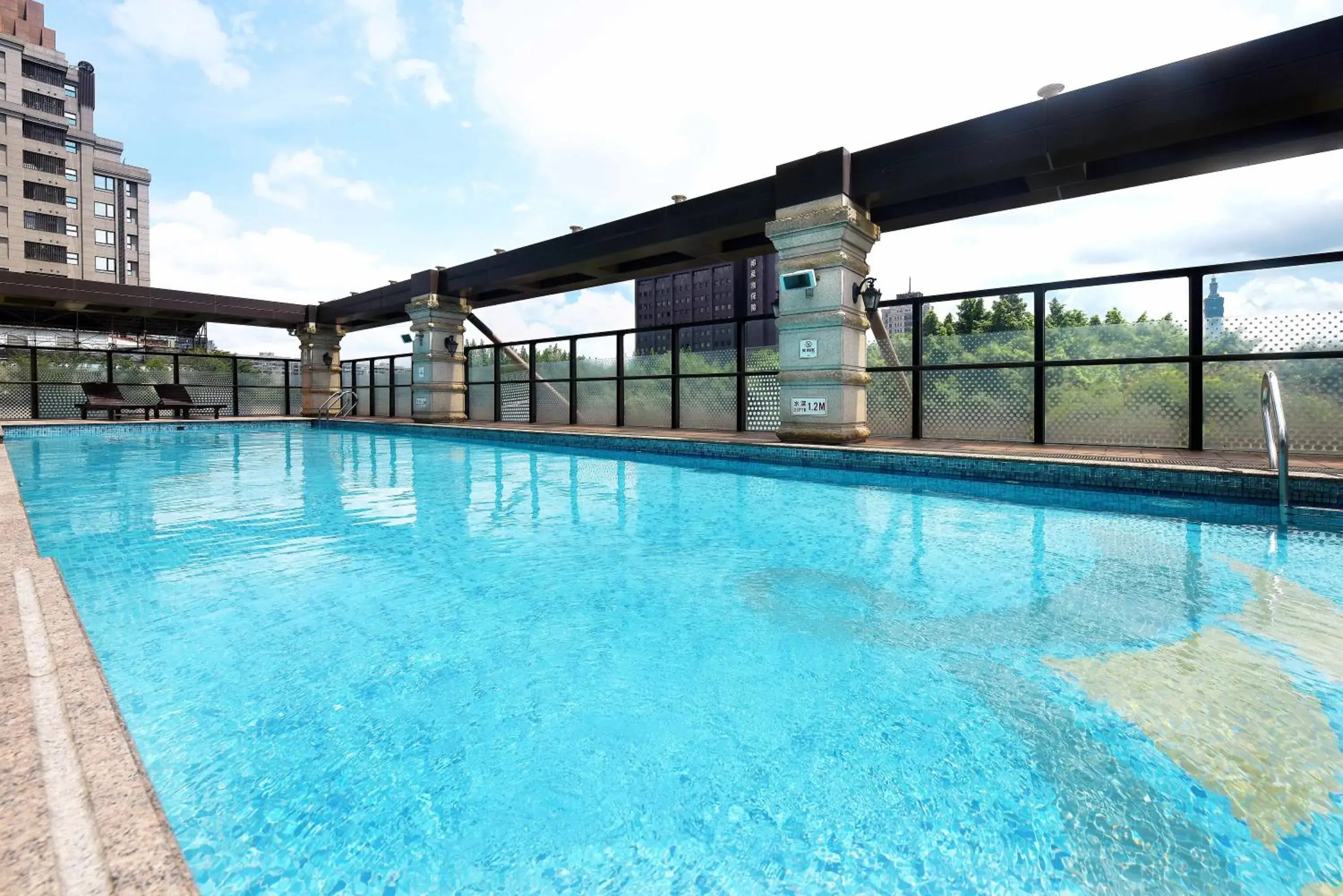 Swimming Pool in Fullon Hotel Taipei, Central