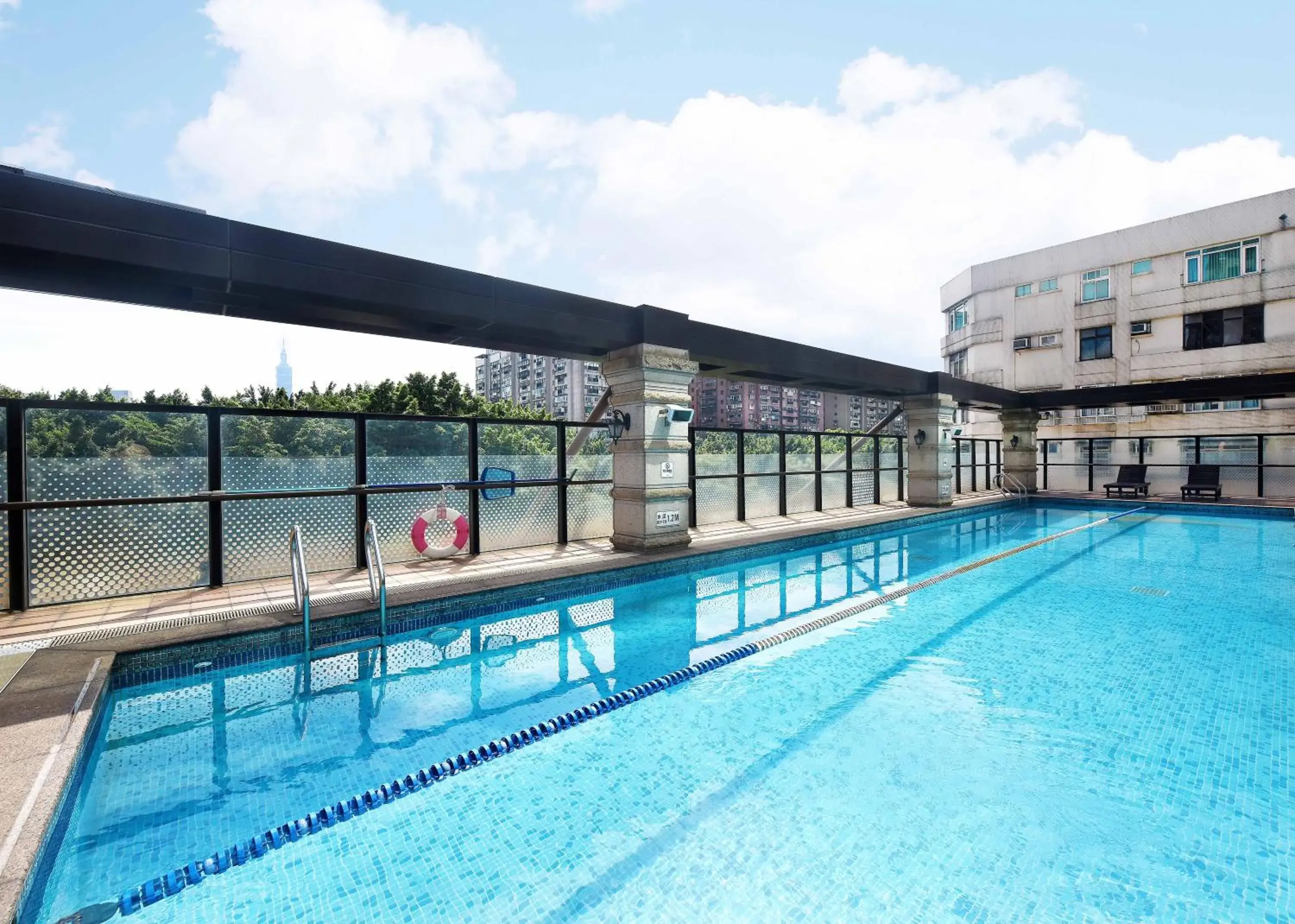 Swimming Pool in Fullon Hotel Taipei, Central