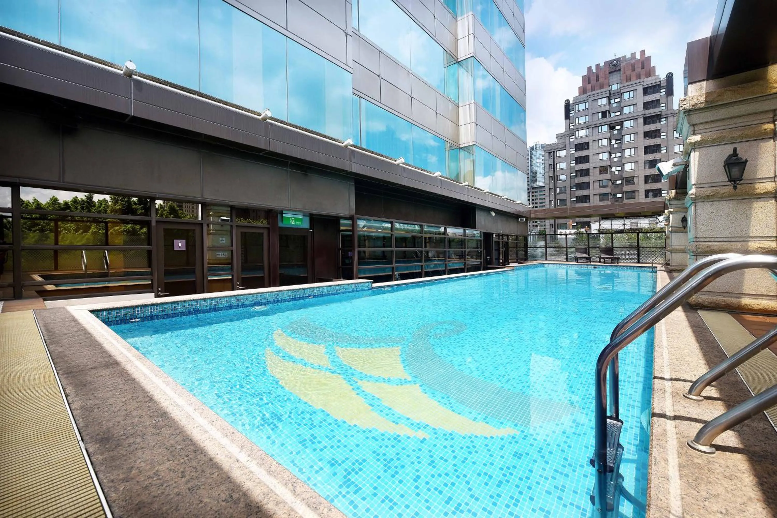 Pool view in Fullon Hotel Taipei, Central