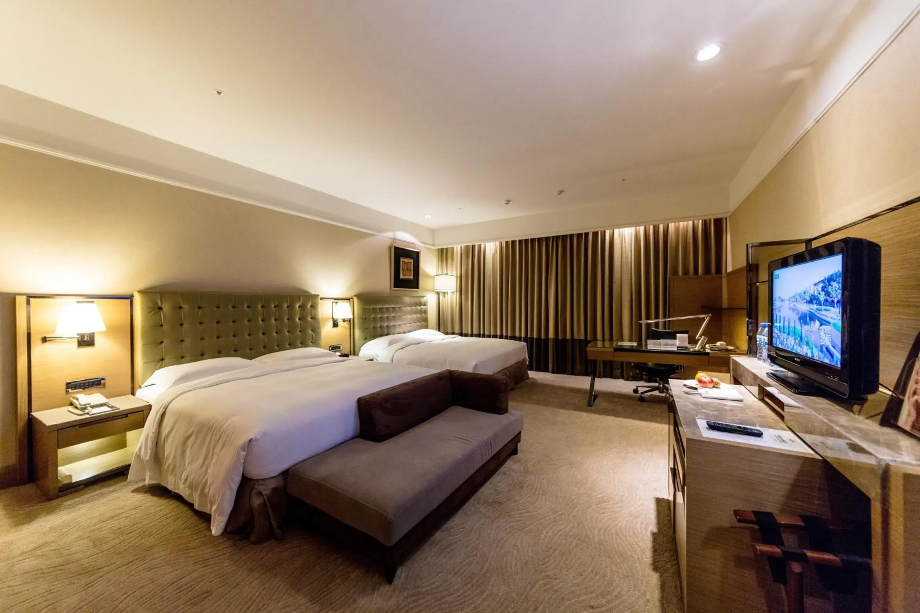 Bed in Fullon Hotel Taipei, Central Bed in Fullon Hotel Taipei, Central