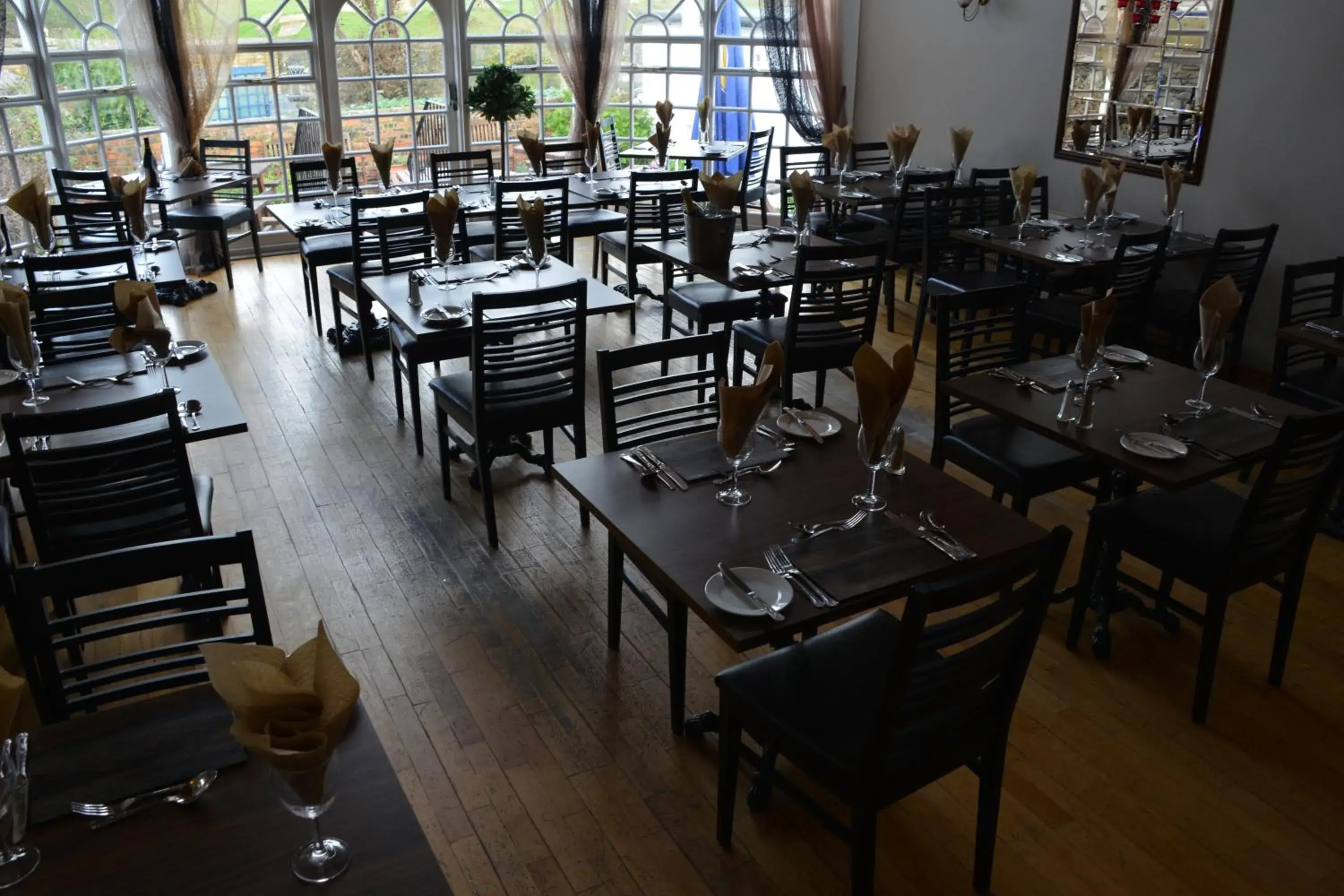 Restaurant/places to eat in Crown hotel Restaurant/places to eat in Crown hotel