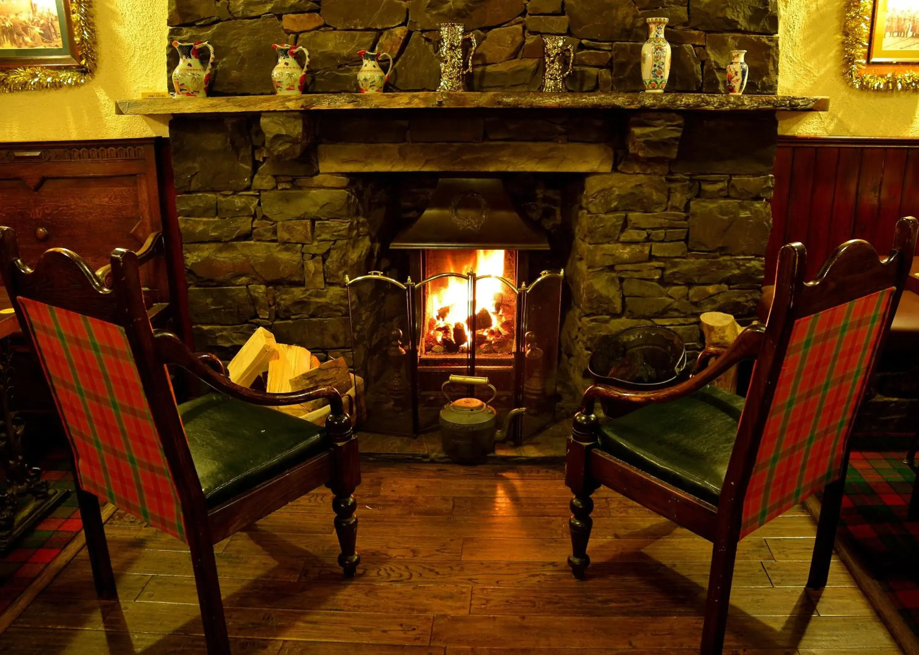 Lounge or bar in Crown hotel Lounge or bar in Crown hotel