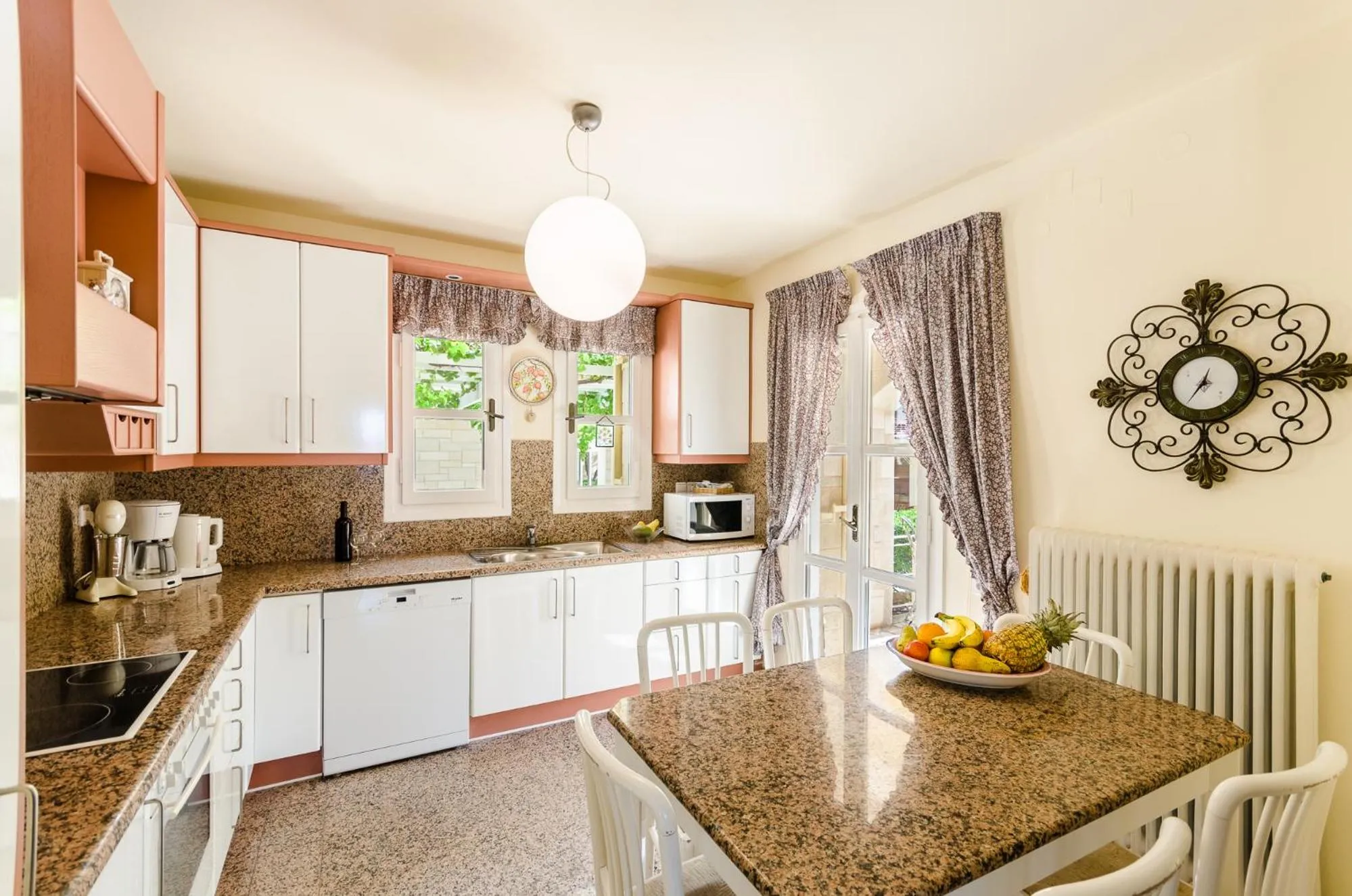 Kitchen or kitchenette in Anna Maria Village