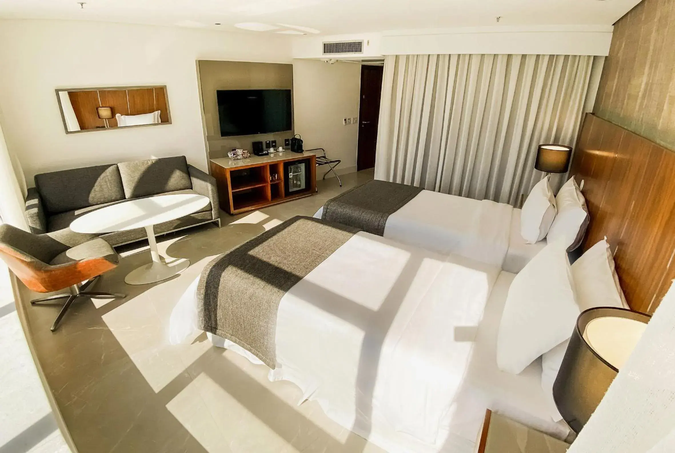 TV and multimedia, Bed in Hotel Nacional Rio de Janeiro - OFICIAL TV and multimedia, Bed in Hotel Nacional Rio de Janeiro - OFICIAL