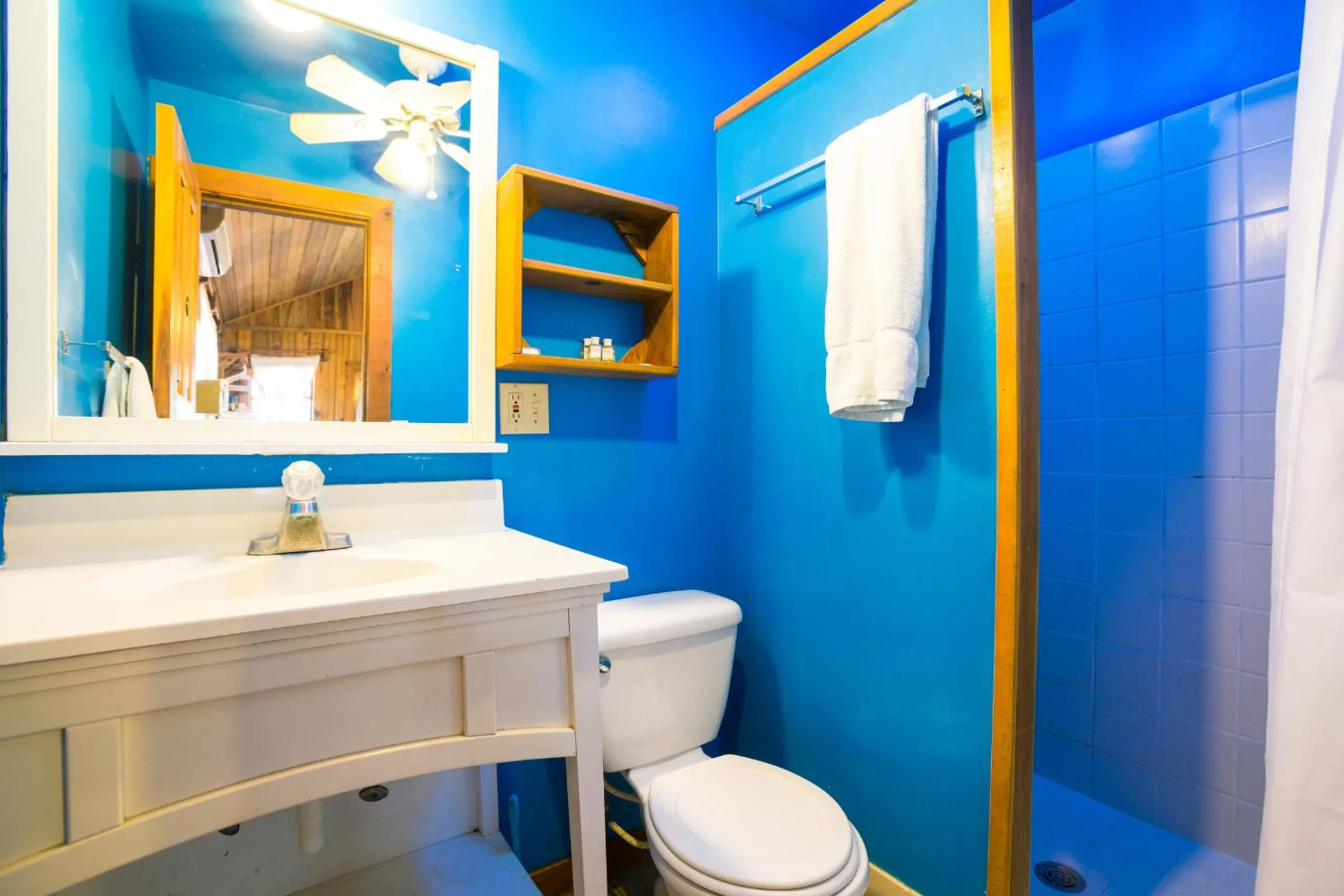 Bathroom in Bananarama Dive & Beach Resort