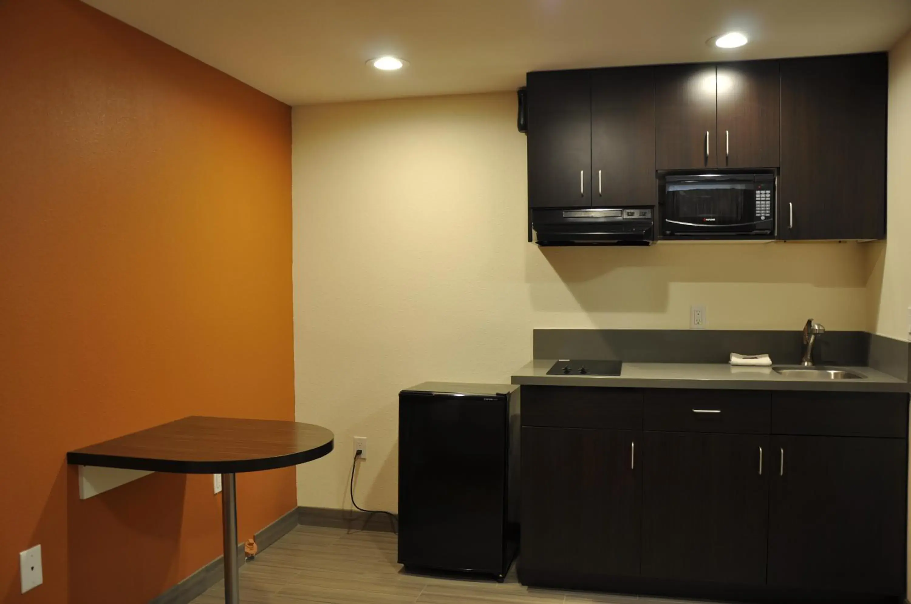 Kitchen or kitchenette, Kitchen/Kitchenette in Motel 6 Hesperia, CA - East