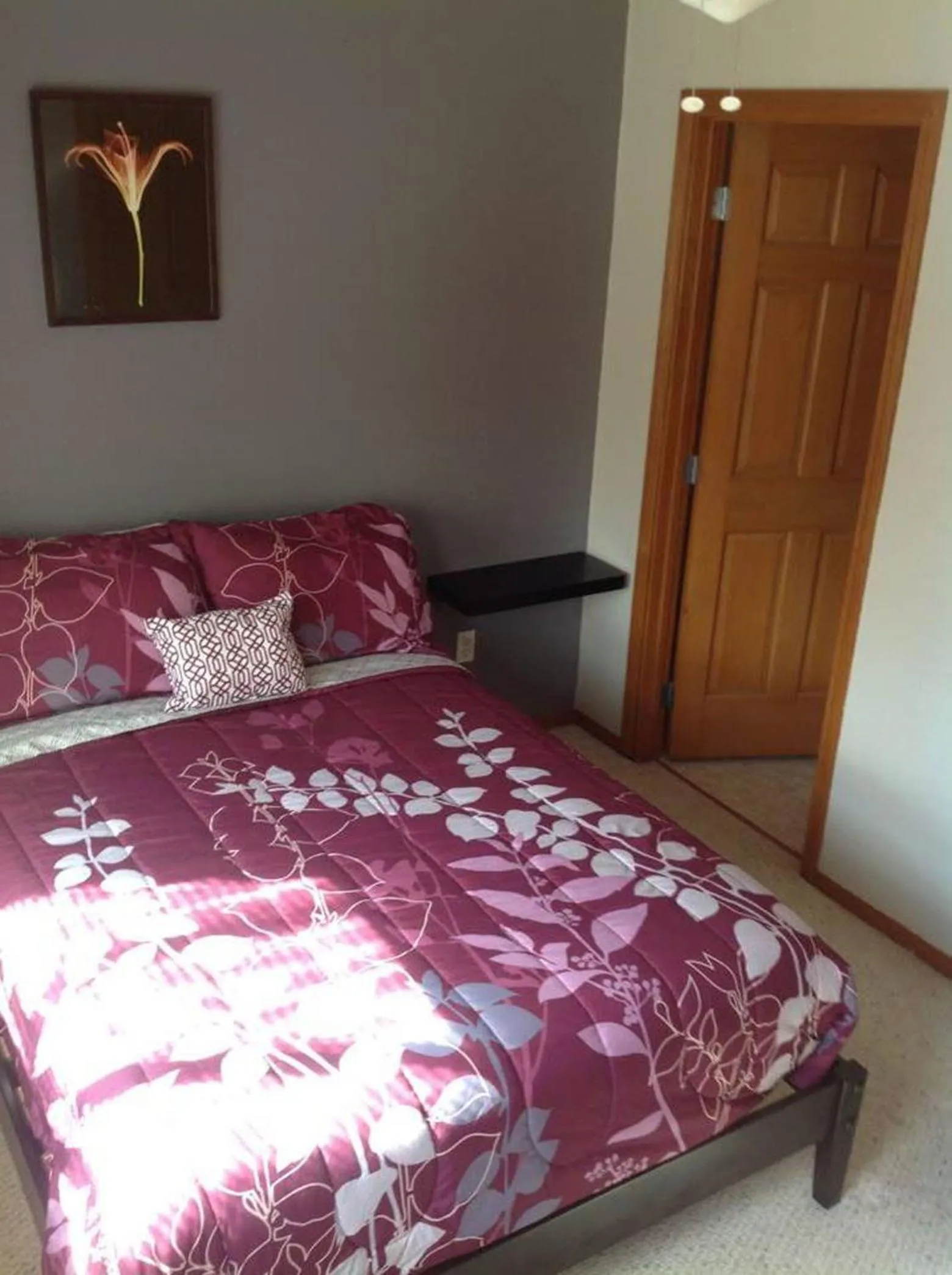 Bed in A Hyde Away Inn B&B