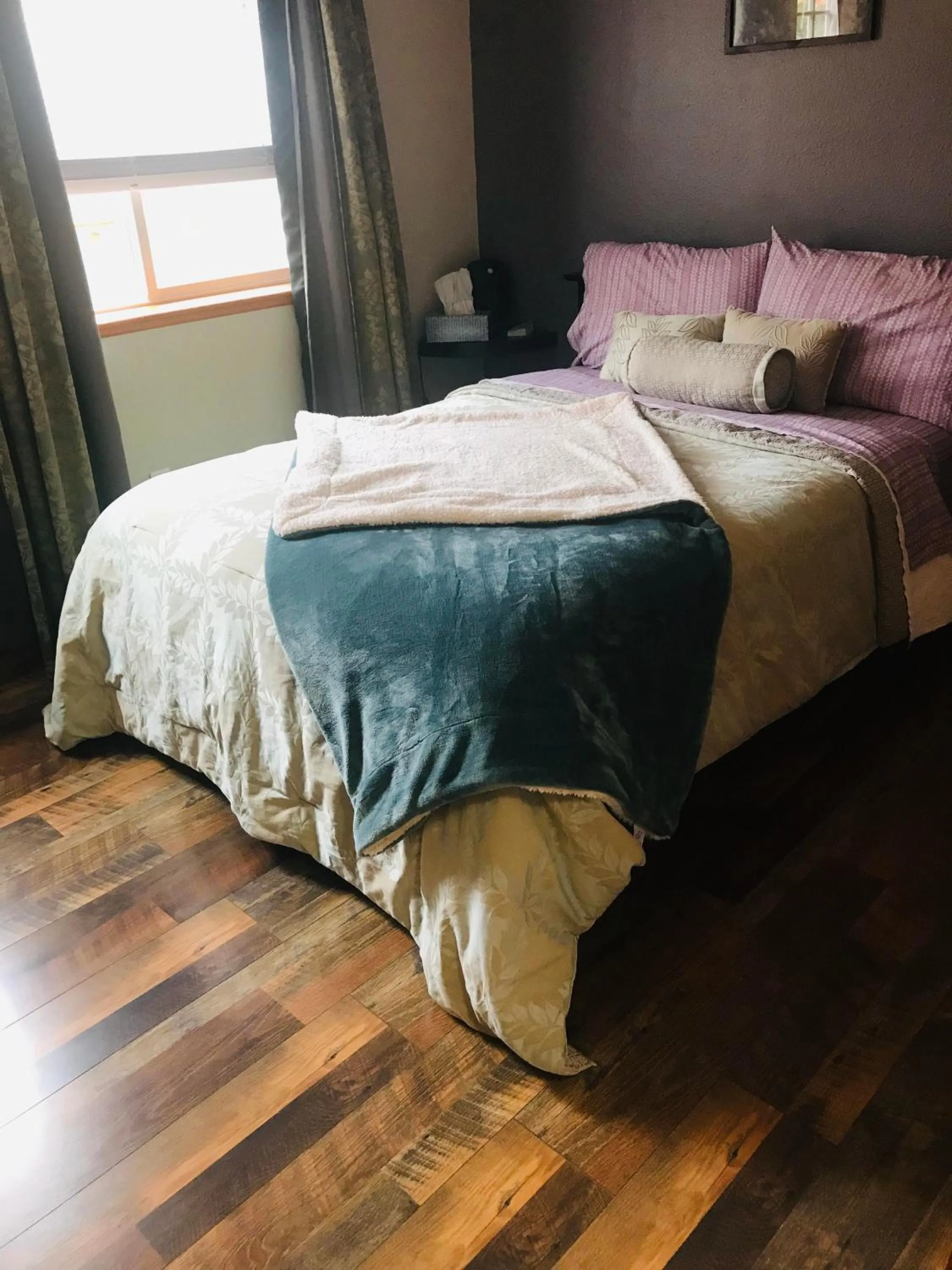 Bed in A Hyde Away Inn B&B